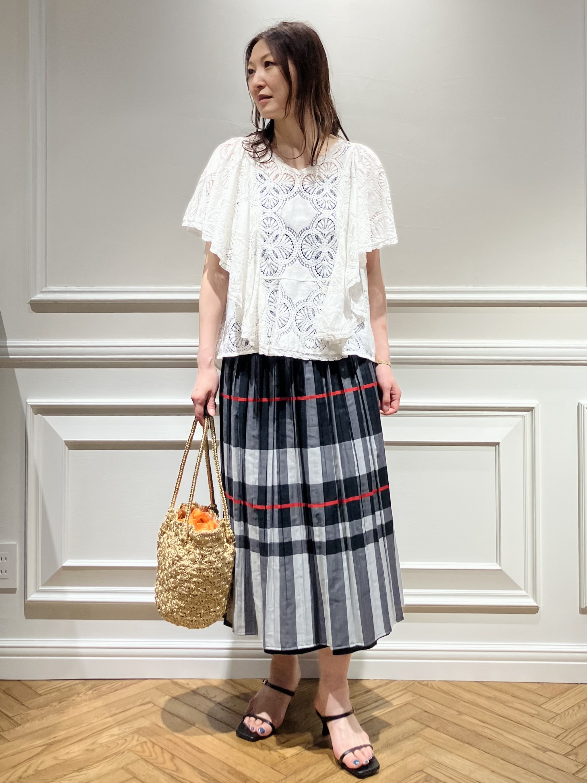 TSUKUIさんの「DRESSTERIOR｜ラッセルレース ブラウス」を使ったコーディネート