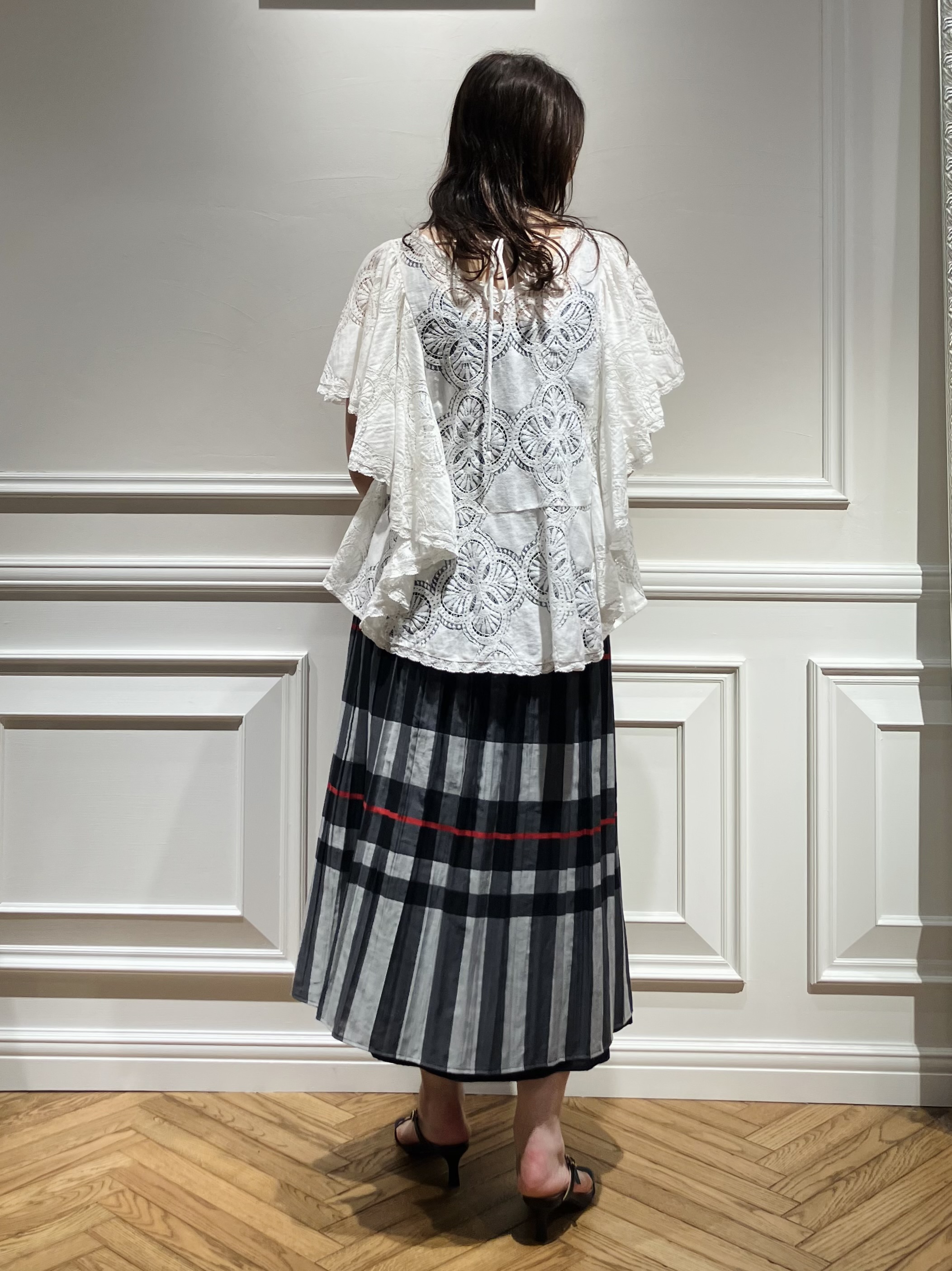 TSUKUIさんの「DRESSTERIOR｜ラッセルレース ブラウス」を使ったコーディネート