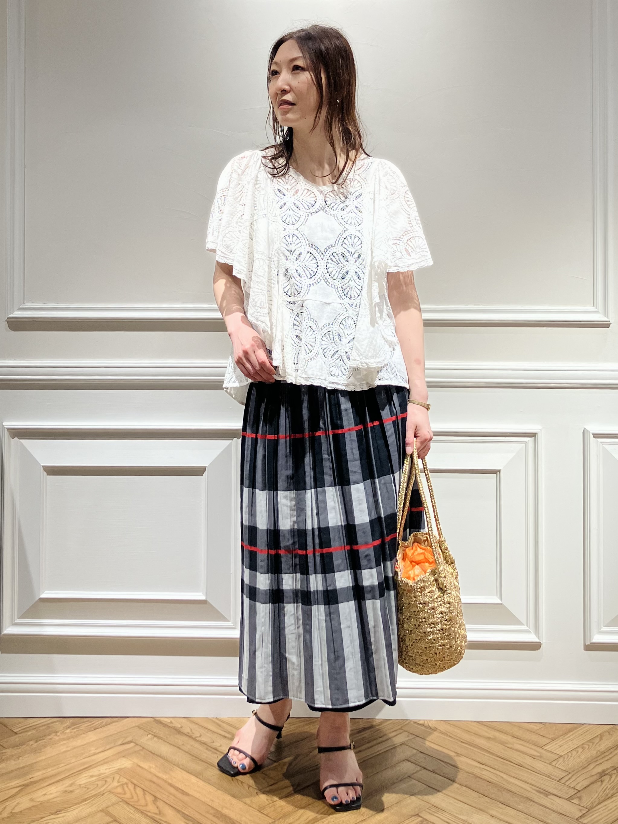 TSUKUIさんの「DRESSTERIOR｜ラッセルレース ブラウス」を使ったコーディネート