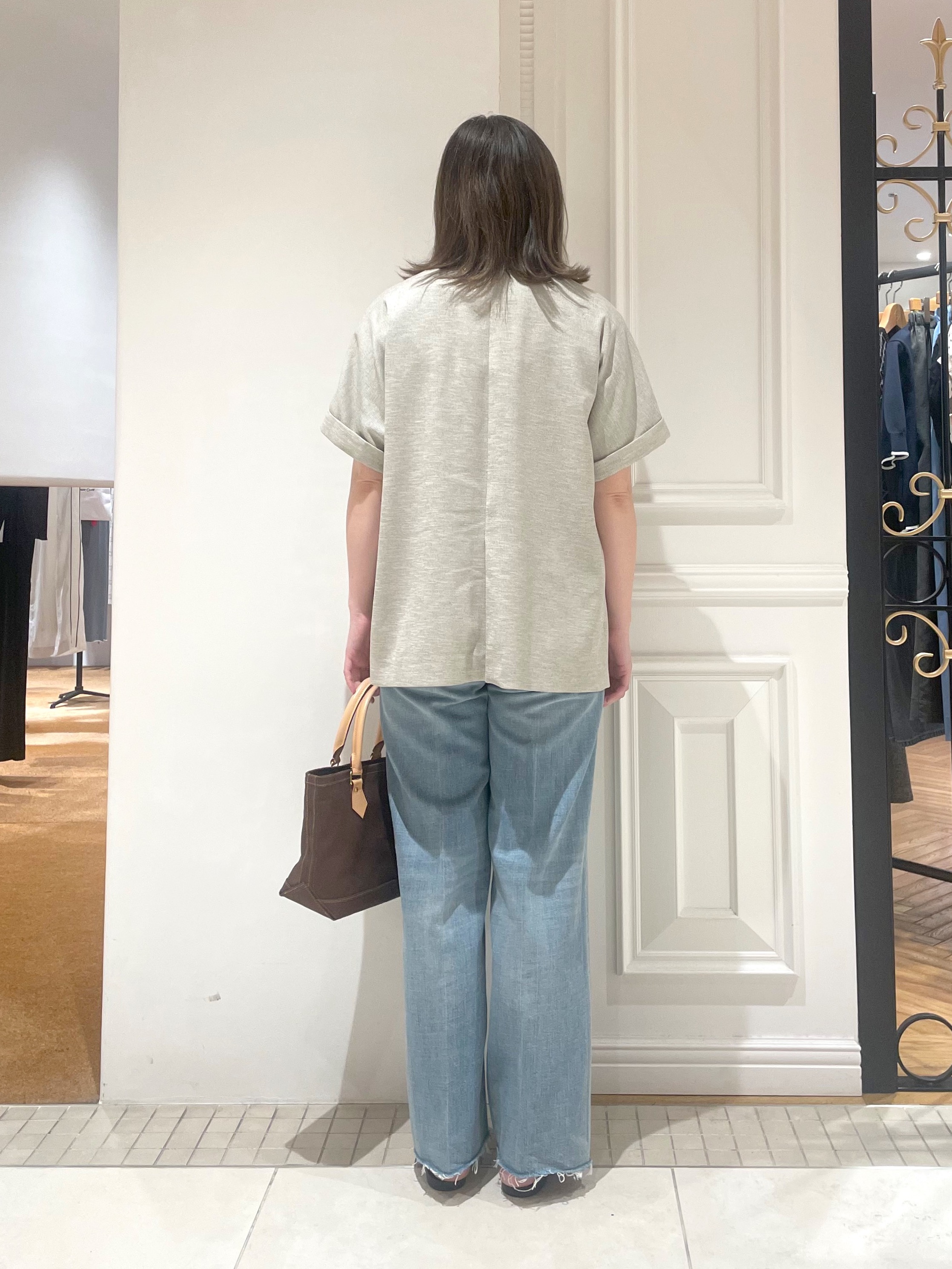 makiさんの「DRESSTERIOR｜【接触冷感／抗菌防臭／消臭】アイスクリアコットン Bonsoir ロゴTシャツ」を使ったコーディネート