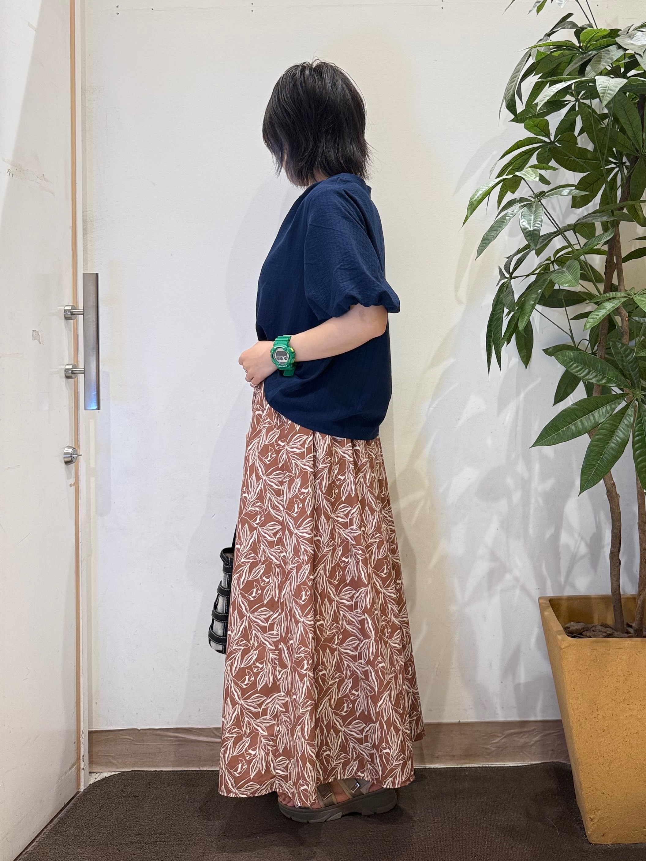 misakiさんの「SHOO･LA･RUE｜【S-LL/洗濯機可】バルーンスリーブ　キーネックブラウス」を使ったコーディネート