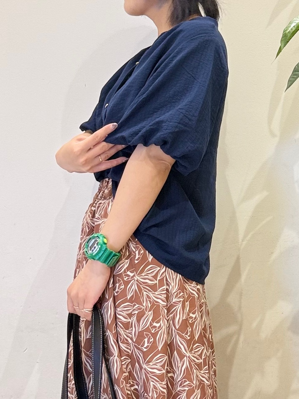 misakiさんの「SHOO･LA･RUE｜【S-LL/洗濯機可】バルーンスリーブ　キーネックブラウス」を使ったコーディネート