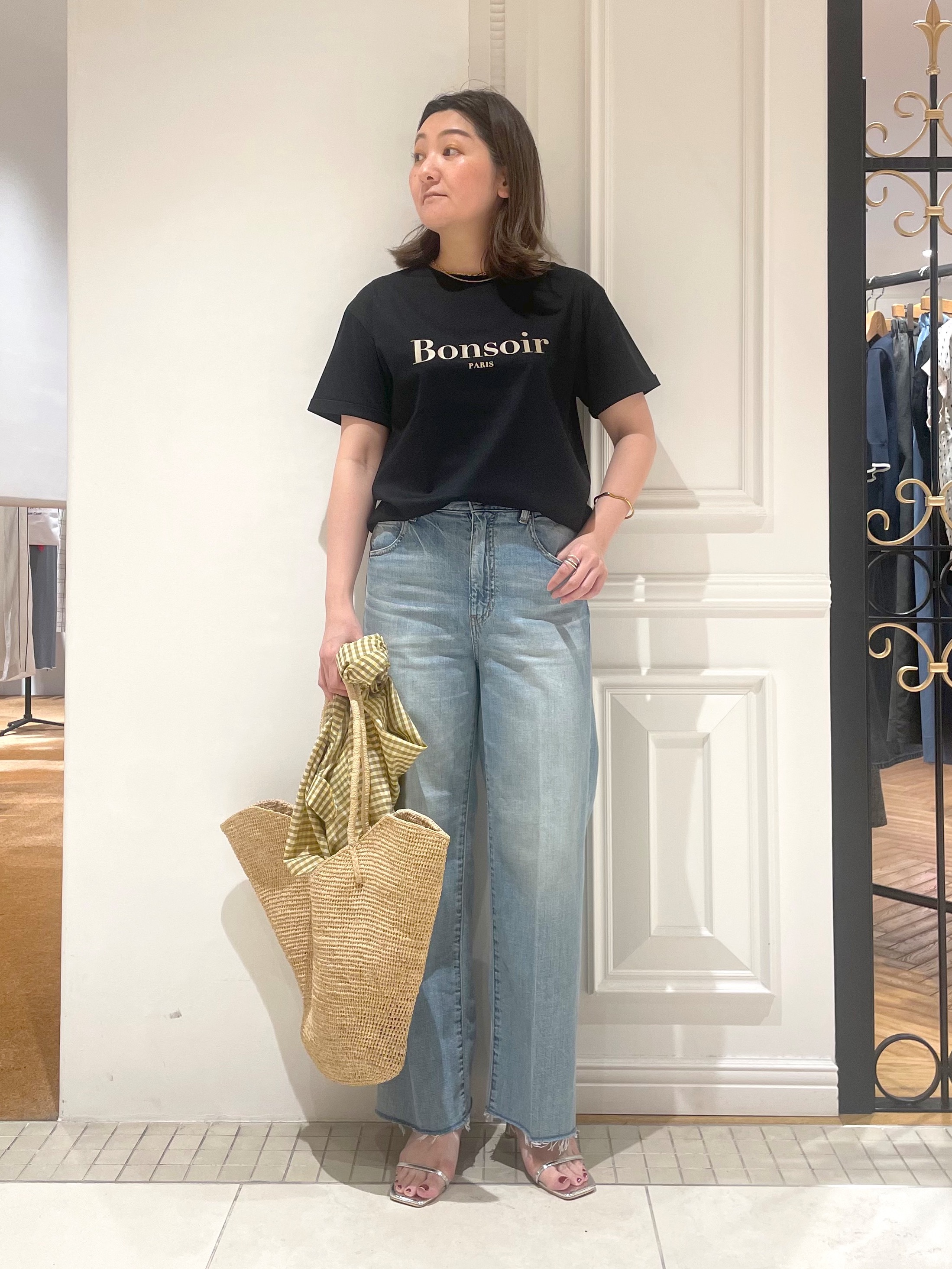 makiさんの「DRESSTERIOR｜【接触冷感／抗菌防臭／消臭】アイスクリアコットン Bonsoir ロゴTシャツ」を使ったコーディネート