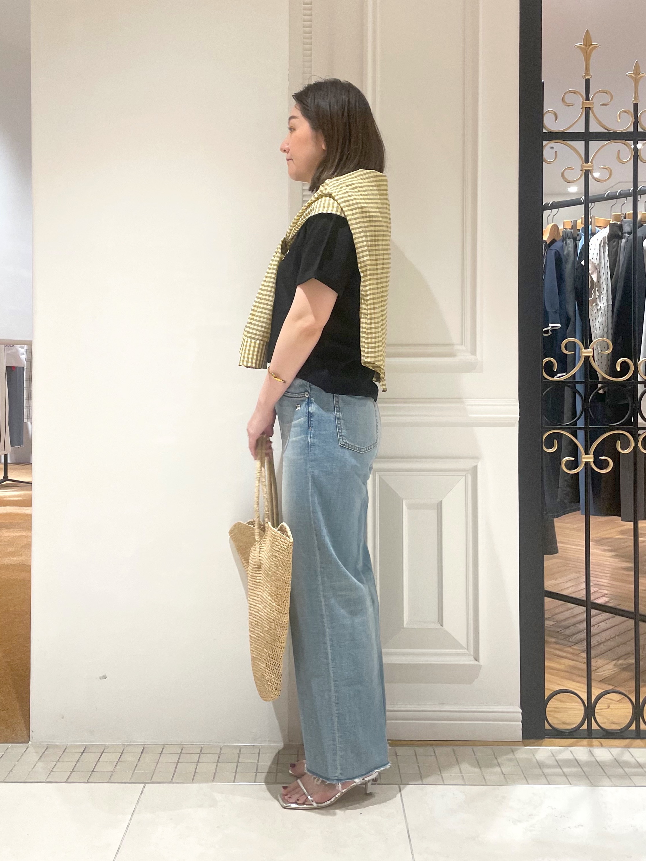 makiさんの「DRESSTERIOR｜【接触冷感／抗菌防臭／消臭】アイスクリアコットン Bonsoir ロゴTシャツ」を使ったコーディネート