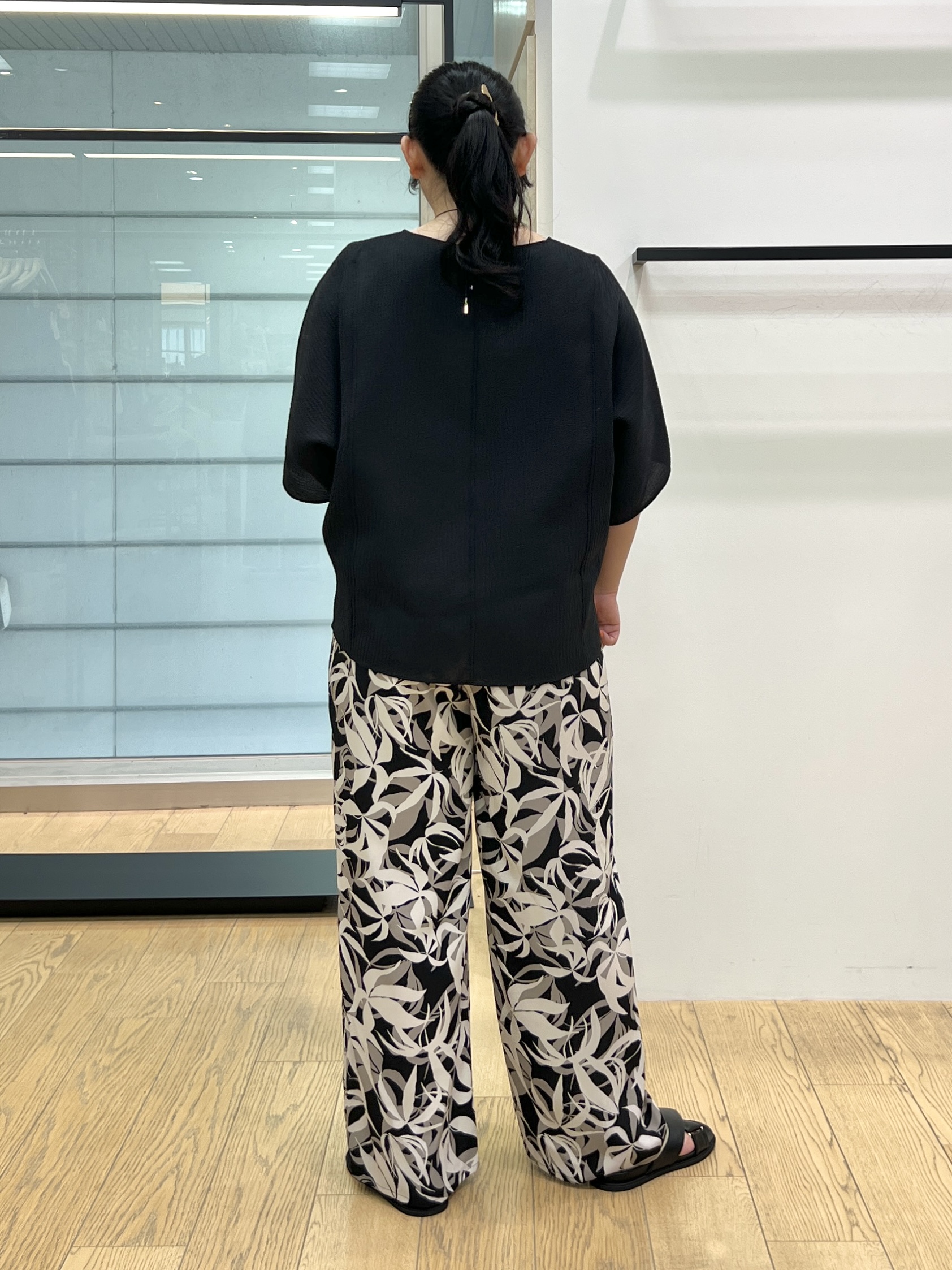 shimaさんの「INDIVI｜【華奢見え】ジャカード ドルマントップス」を使ったコーディネート