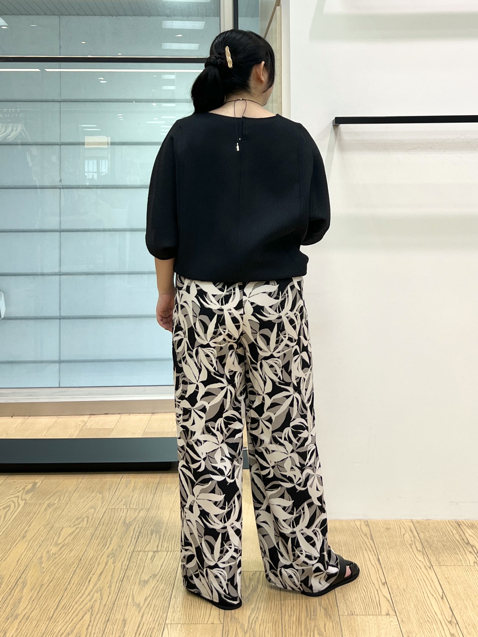 shimaさんの「INDIVI｜【華奢見え】ジャカード ドルマントップス」を使ったコーディネート