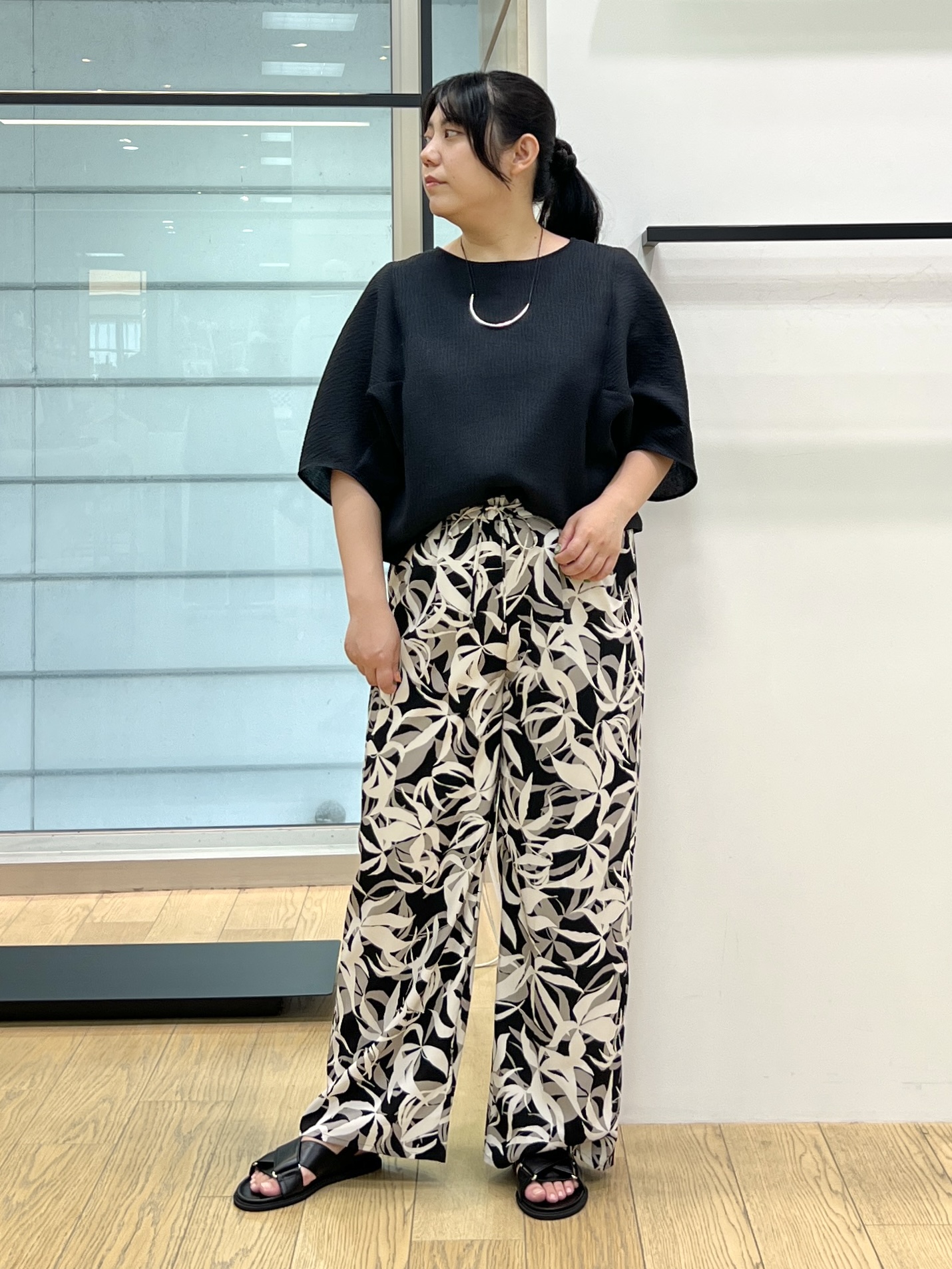 shimaさんの「INDIVI｜【華奢見え】ジャカード ドルマントップス」を使ったコーディネート