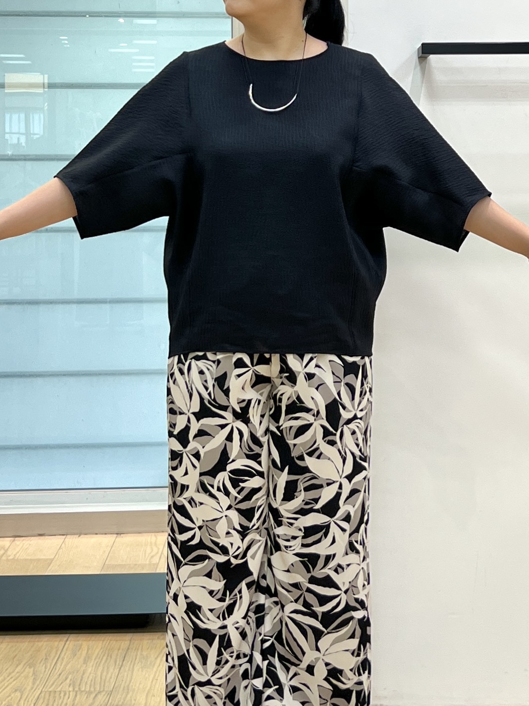 shimaさんの「INDIVI｜【華奢見え】ジャカード ドルマントップス」を使ったコーディネート