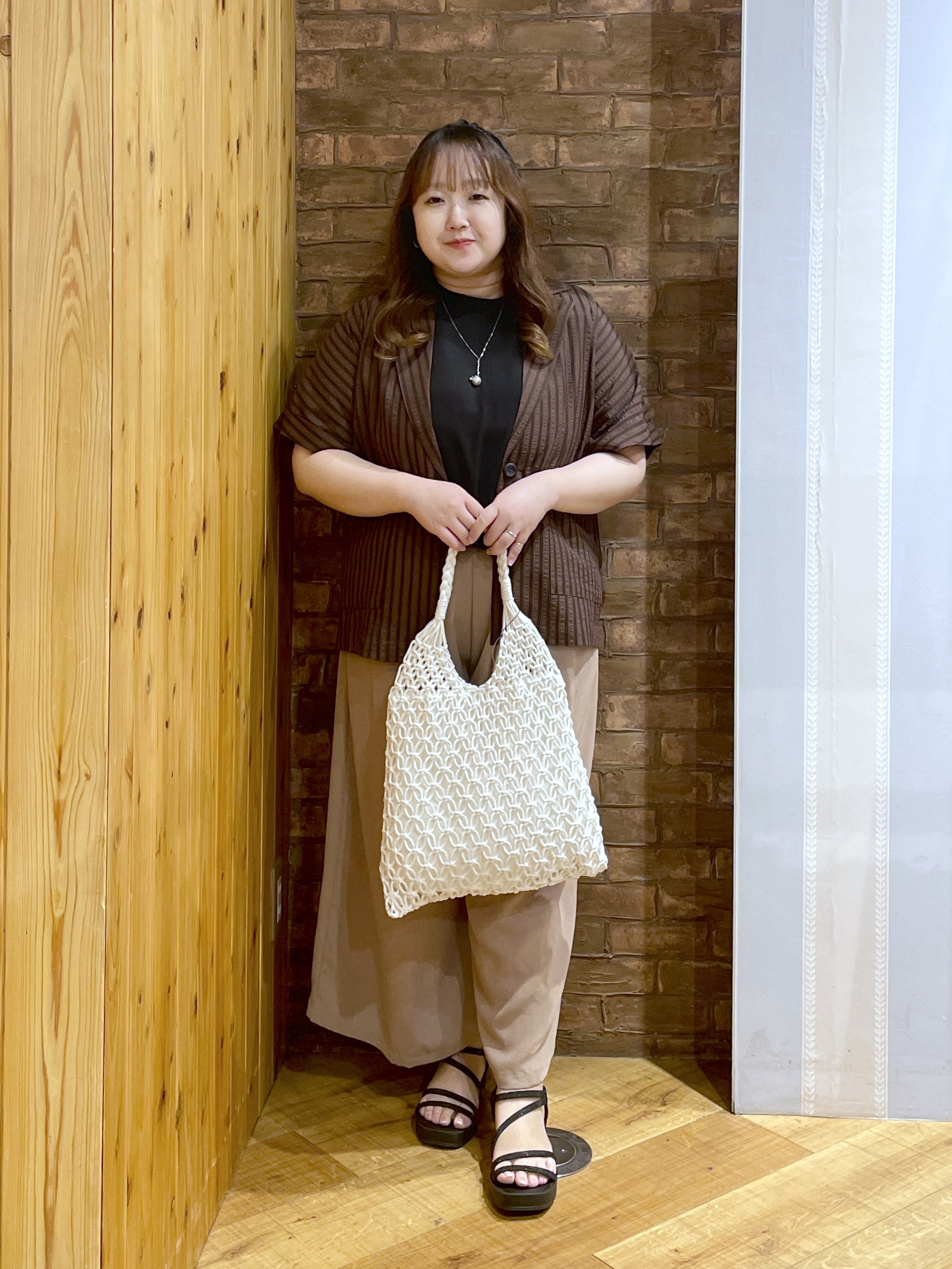 Risaさんの「SHOO･LA･RUE｜【ひんやり/吸水速乾/セットアップ可】羽織るだけで主役になる サッカーストライプシャツジャケット」を使ったコーディネート