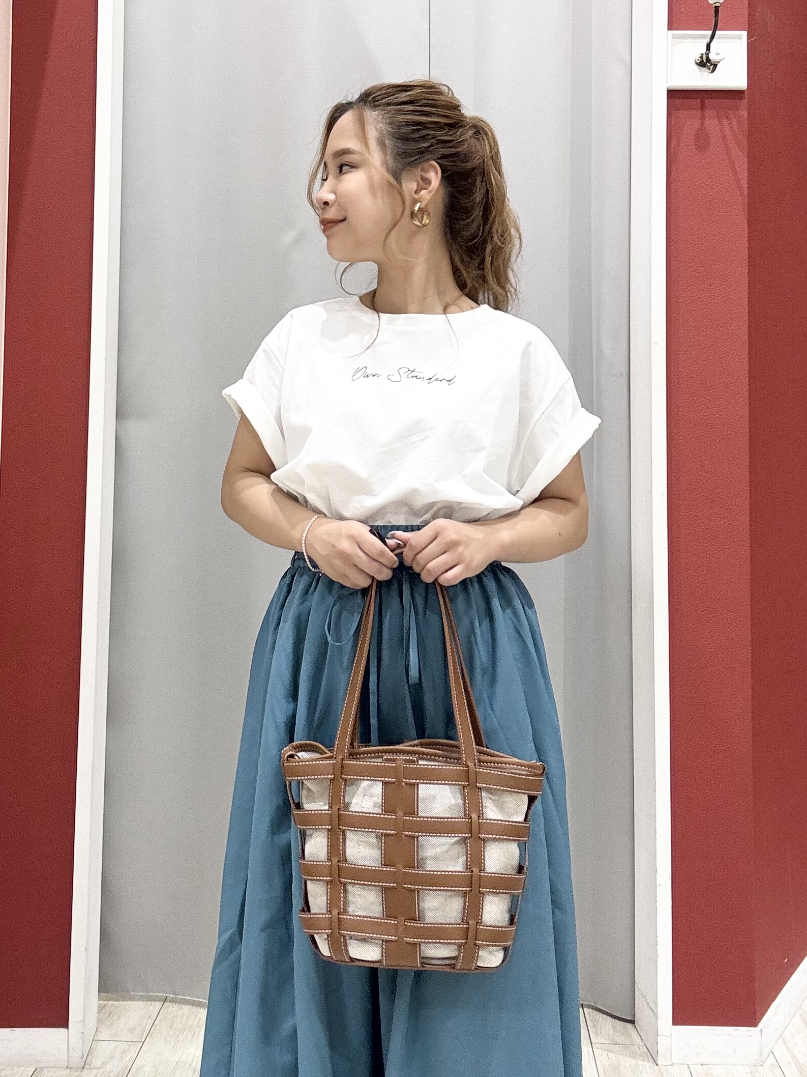 shioさんの「SHOO･LA･RUE｜【綿100%/ひんやり/S-LL】選べる3柄 大人のプリントTシャツ」を使ったコーディネート