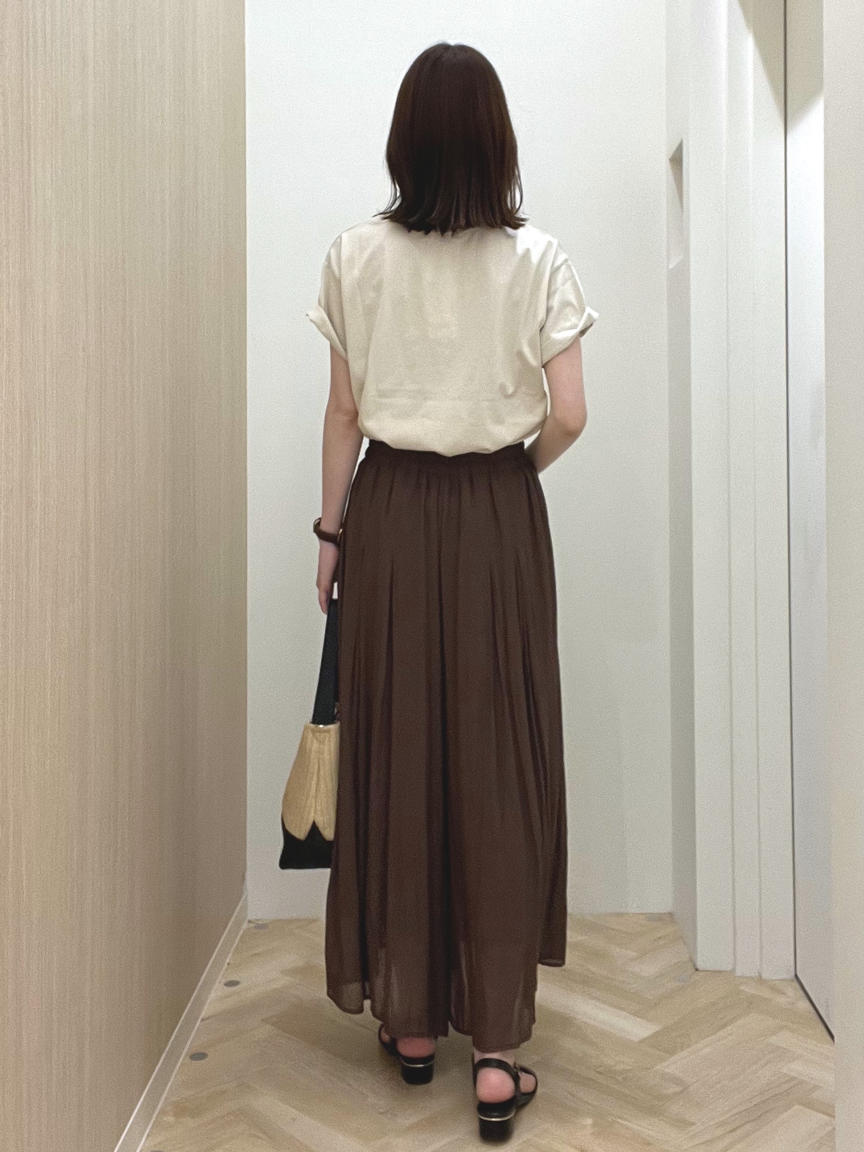  おまつさんの「grove｜【遮熱／吸水速乾／接触冷感／UVカット】ベーシックロゴTシャツ」を使ったコーディネート