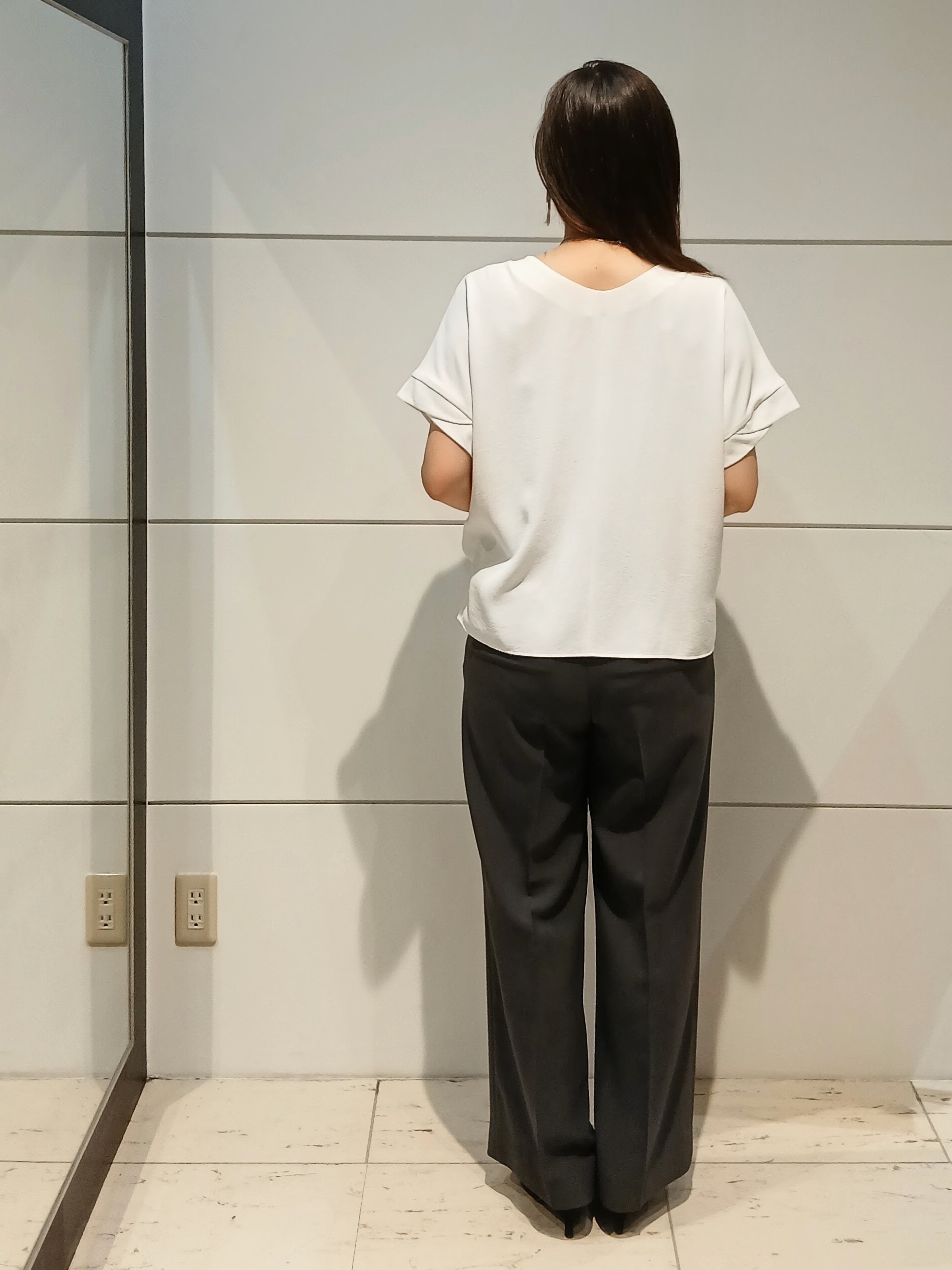 なみきさんの「UNTITLED｜【前後2WAY/はっ水/セットアップ可】リラクシーフレンチスリーブブラウス」を使ったコーディネート