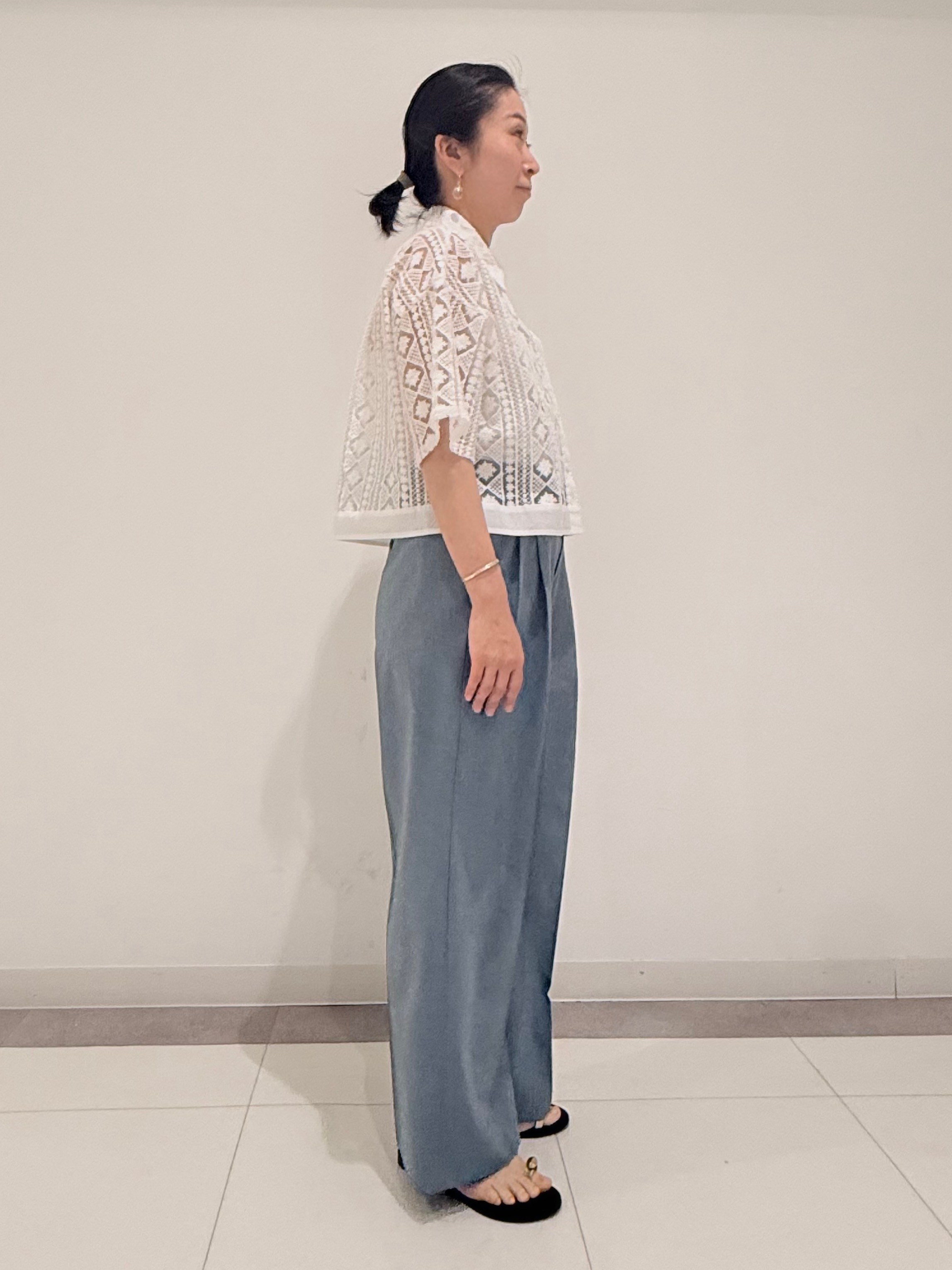 MIYAKAWAさんの「DRESSTERIOR｜【着映え/ハーフ袖】ウォッシャブルレース クロップドシャツ」を使ったコーディネート