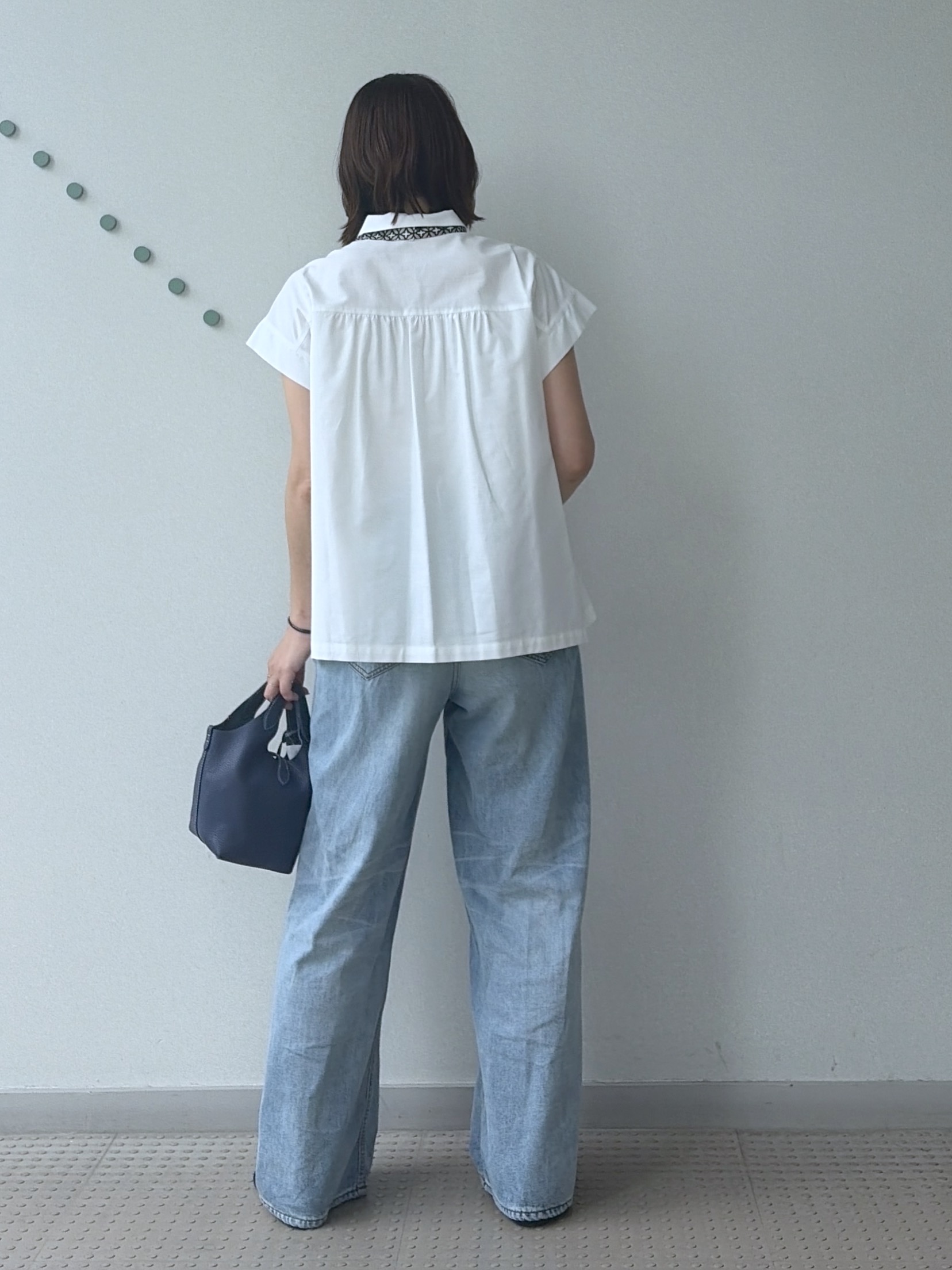yoshikadoさんの「DRESSTERIOR｜【毎年人気/ウォッシャブル】バックフレアオックスシャツ」を使ったコーディネート