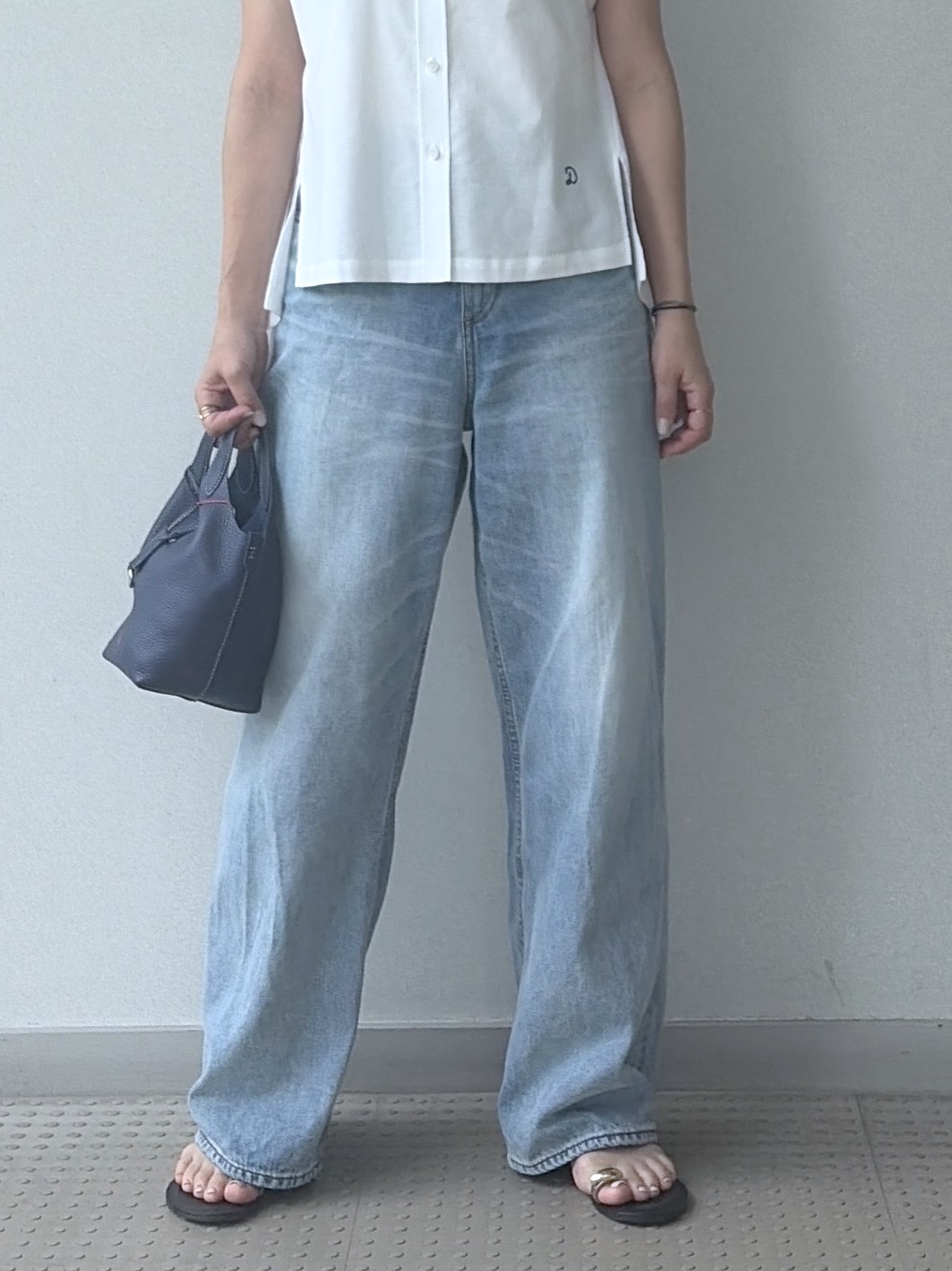 yoshikadoさんの「DRESSTERIOR｜【毎年人気/ウォッシャブル】バックフレアオックスシャツ」を使ったコーディネート