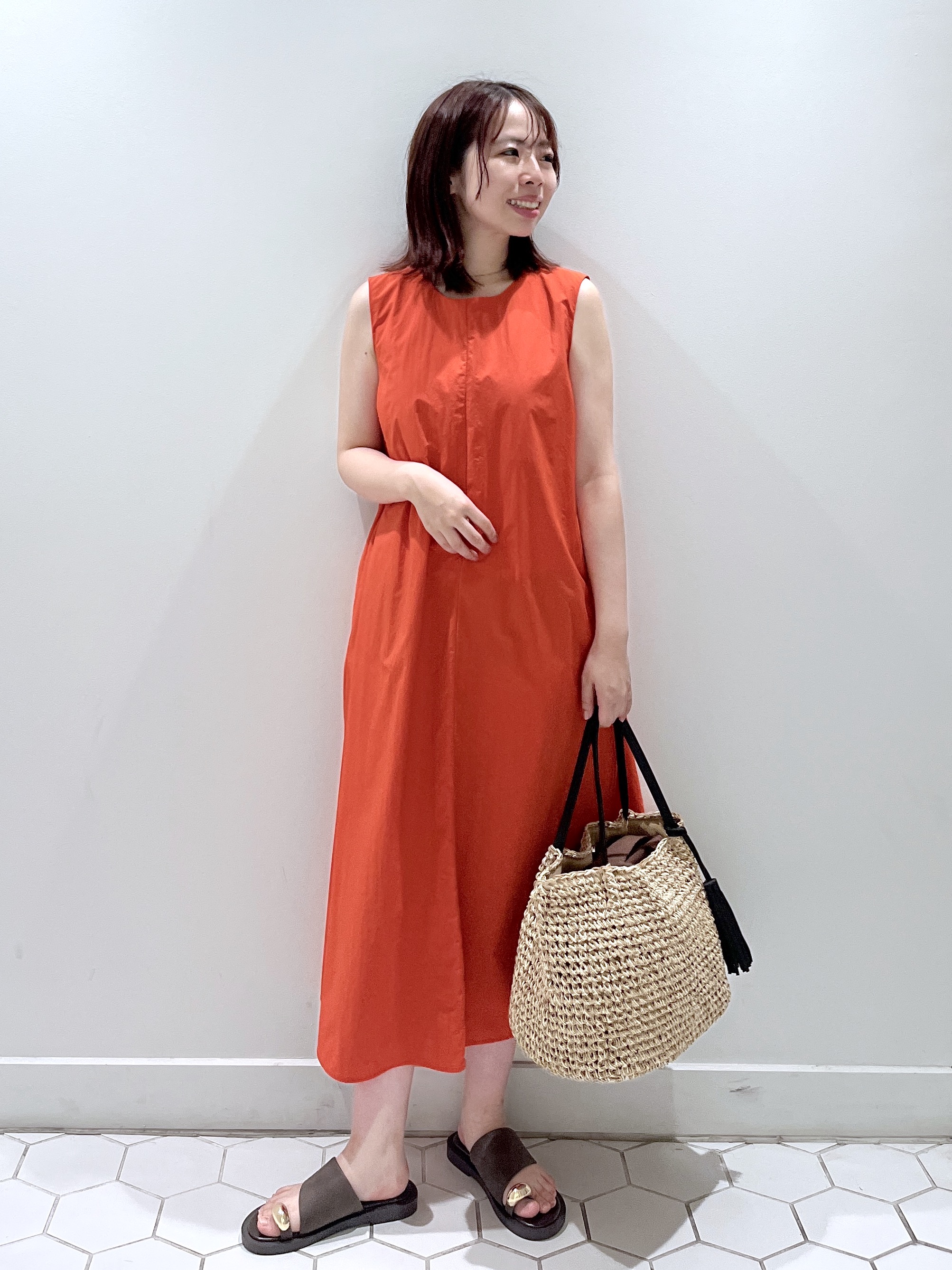 Makinoさんの「Dessin｜タックヘム クロップドシュリンクシャツ」を使ったコーディネート