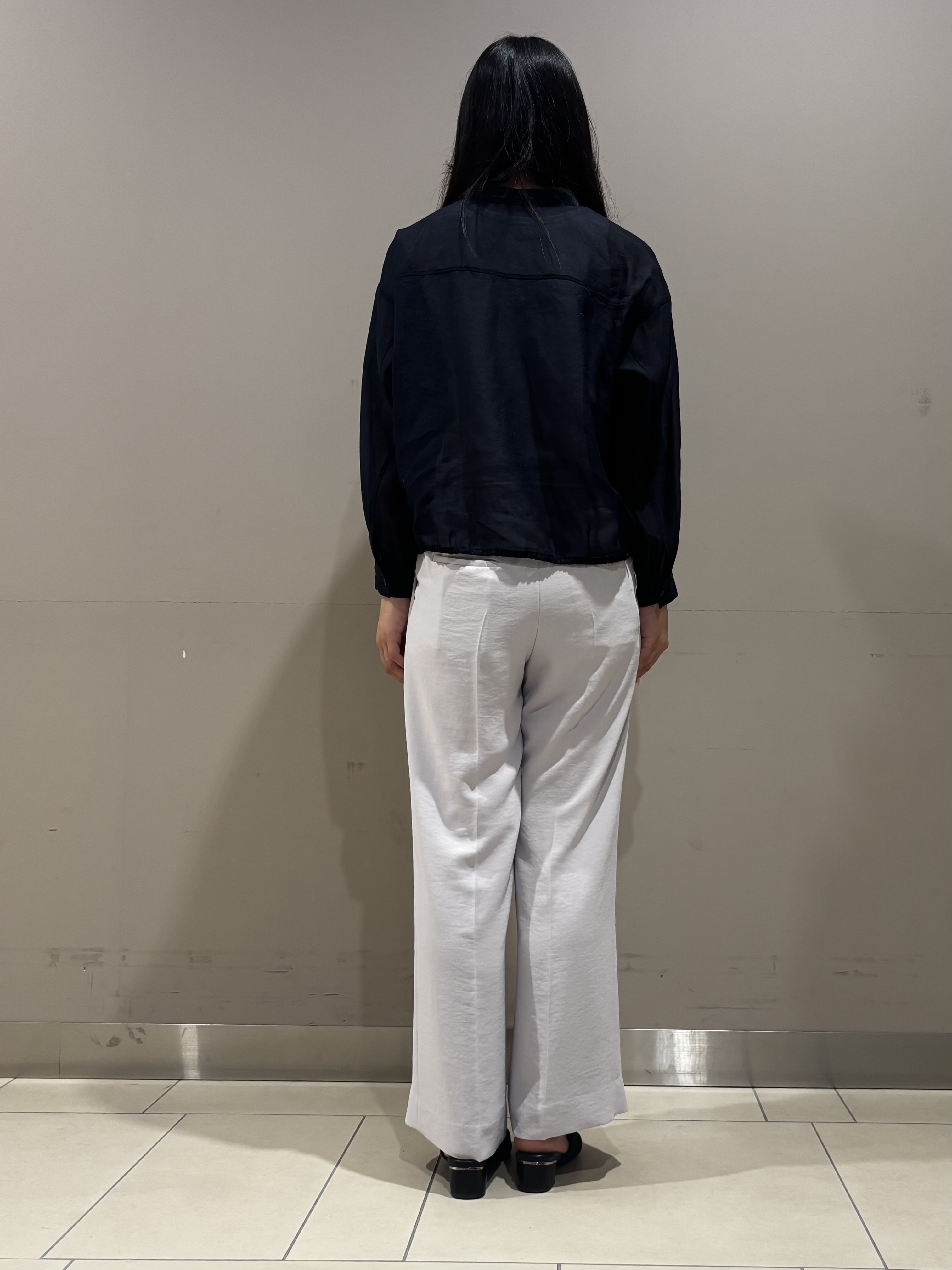 Misakiさんの「INDIVI｜【トレンド／2WAY】裾ドロスト付きシアーブラウスブルゾン」を使ったコーディネート