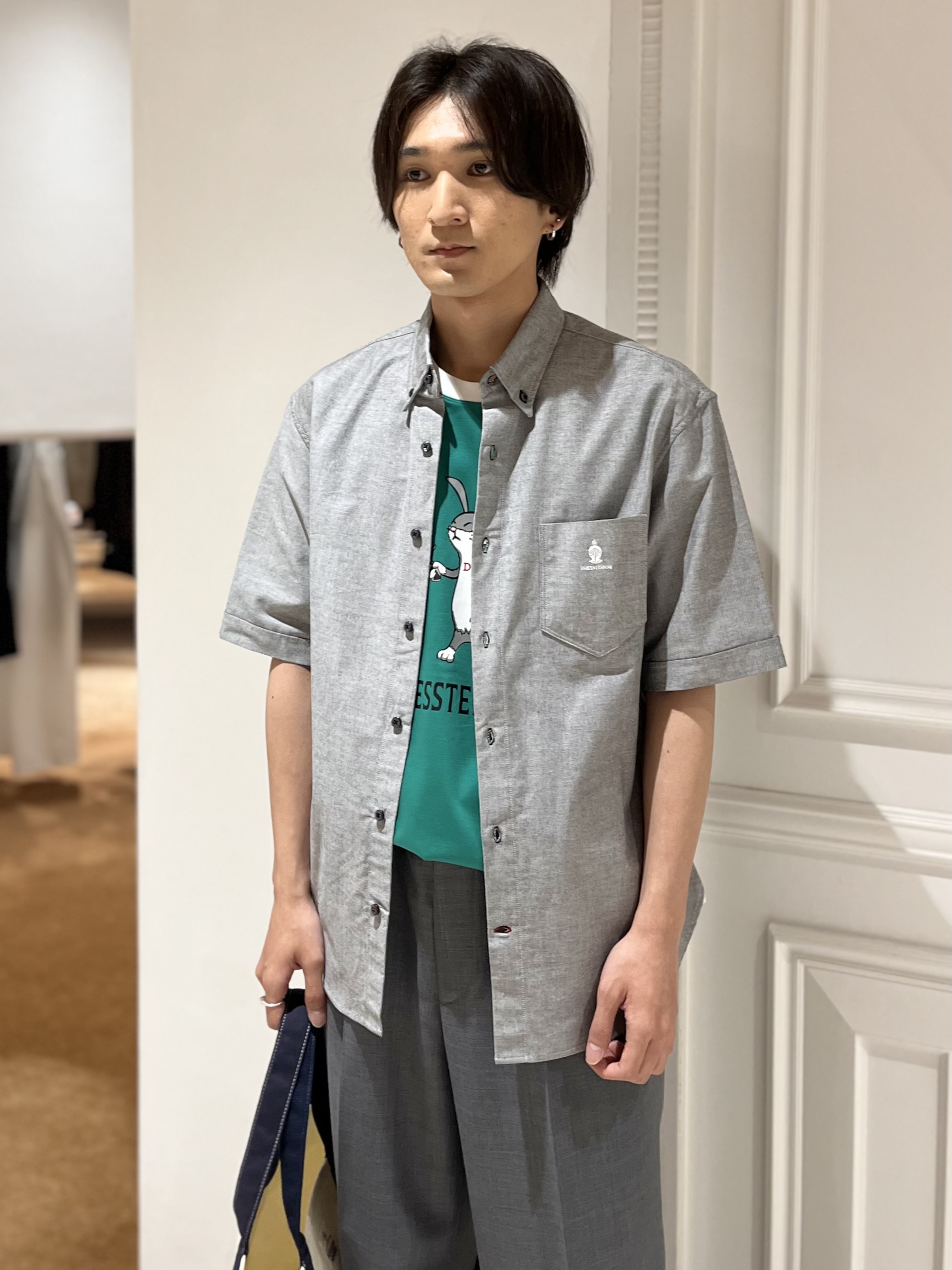 Watanabeさんの「DRESSTERIOR｜ナイトエンブロイ オックスシャツ」を使ったコーディネート