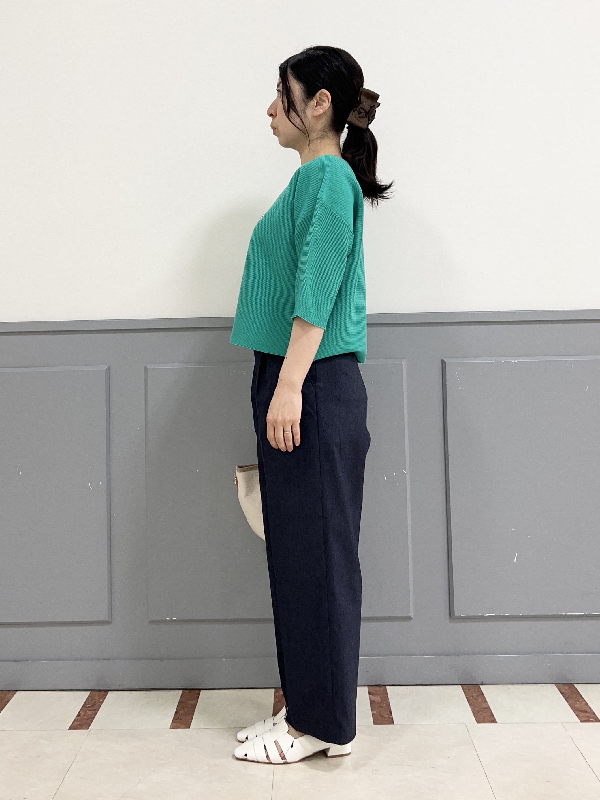 yuuさんの「grove｜【貴島明日香さん着用／洗濯機OK】レイヤードにもおすすめ、軽やかクロップドニット」を使ったコーディネート
