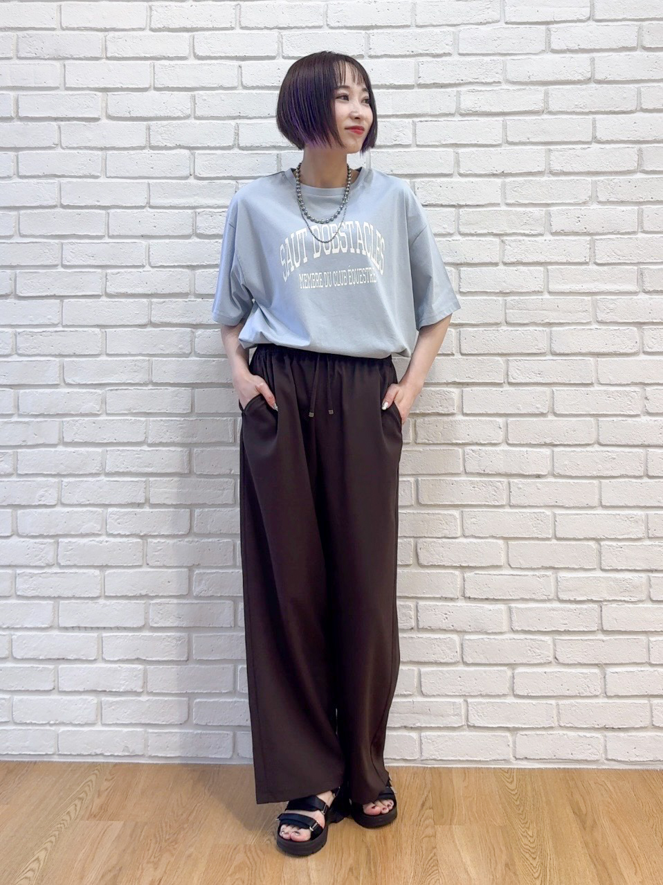 𝐜𝐡𝐢𝐤𝐚さんの「SHOO･LA･RUE｜【綿100%/S-LL/プチプラ】ゆるシルエット シンプルTシャツ」を使ったコーディネート