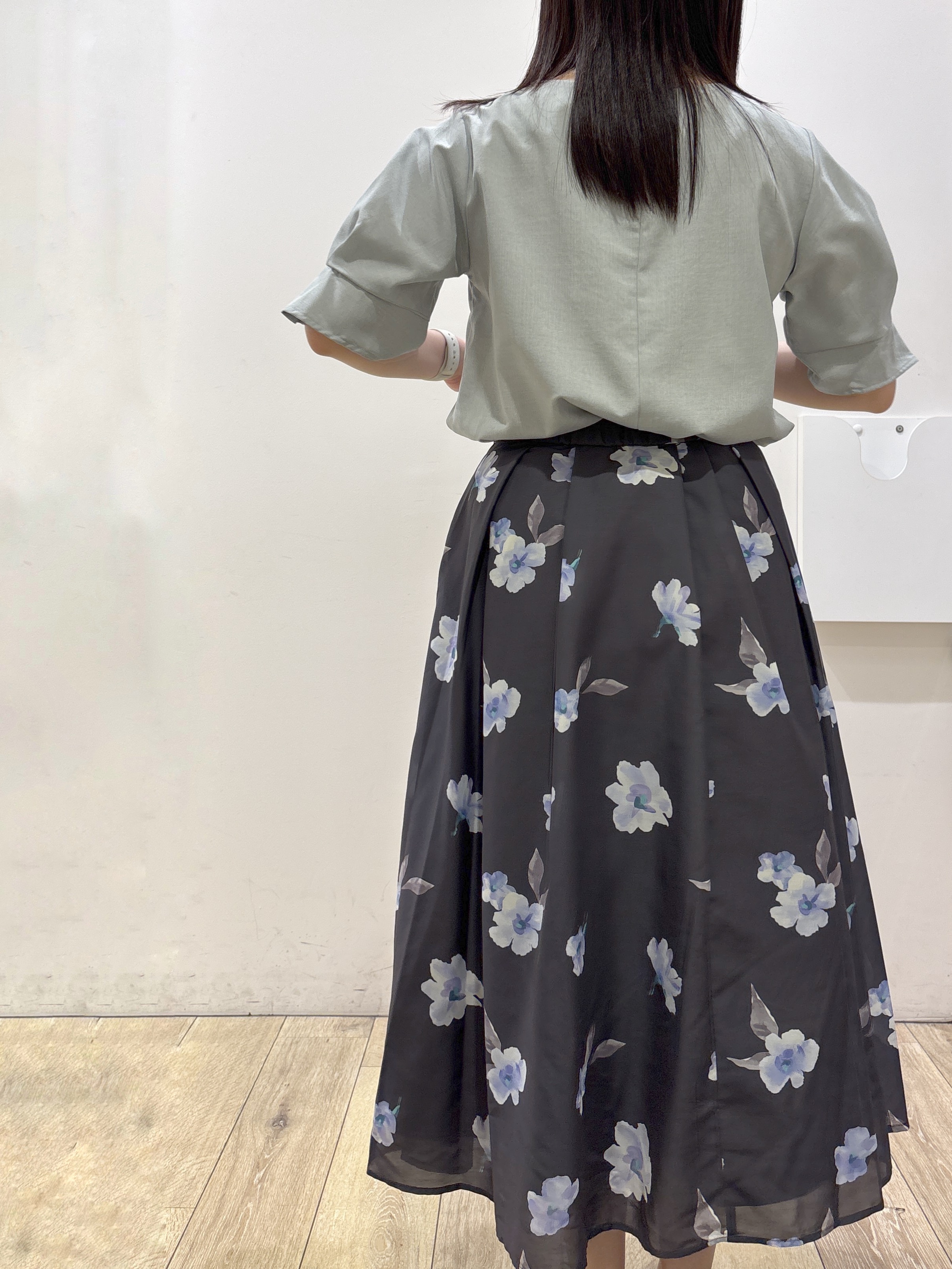 mameさんの「index｜【接触冷感】タックパフスリーブブラウス《吸水速乾／防シワ／洗濯機OK／XS～3L／6col》」を使ったコーディネート