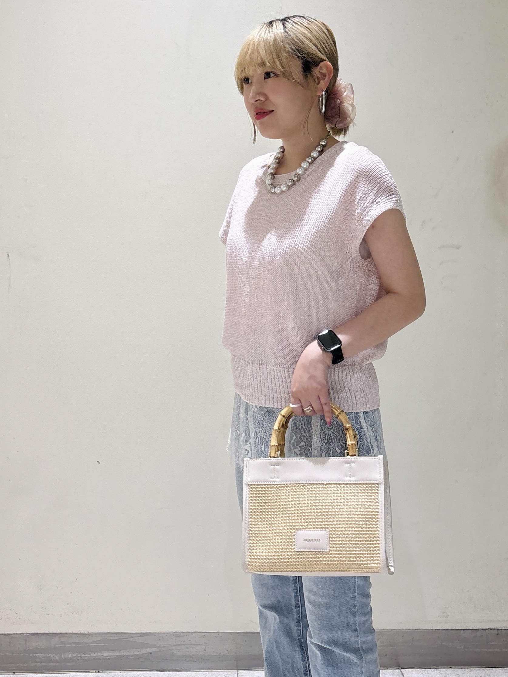 みきちぃさんの「OPAQUE.CLIP｜ラメメッシュ フレンチスリーブニット【洗濯機OK】」を使ったコーディネート