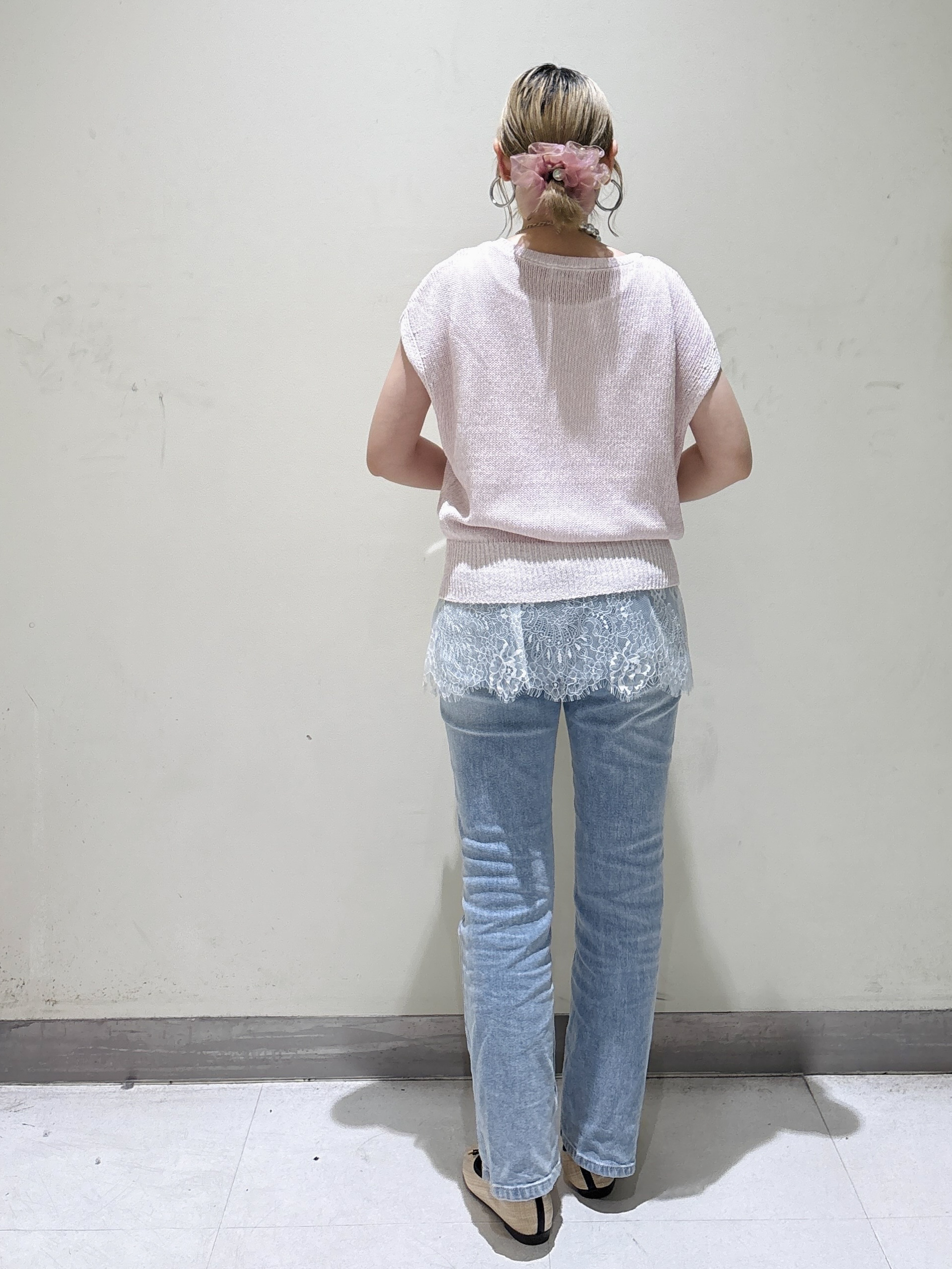 みきちぃさんの「OPAQUE.CLIP｜ラメメッシュ フレンチスリーブニット【洗濯機OK】」を使ったコーディネート