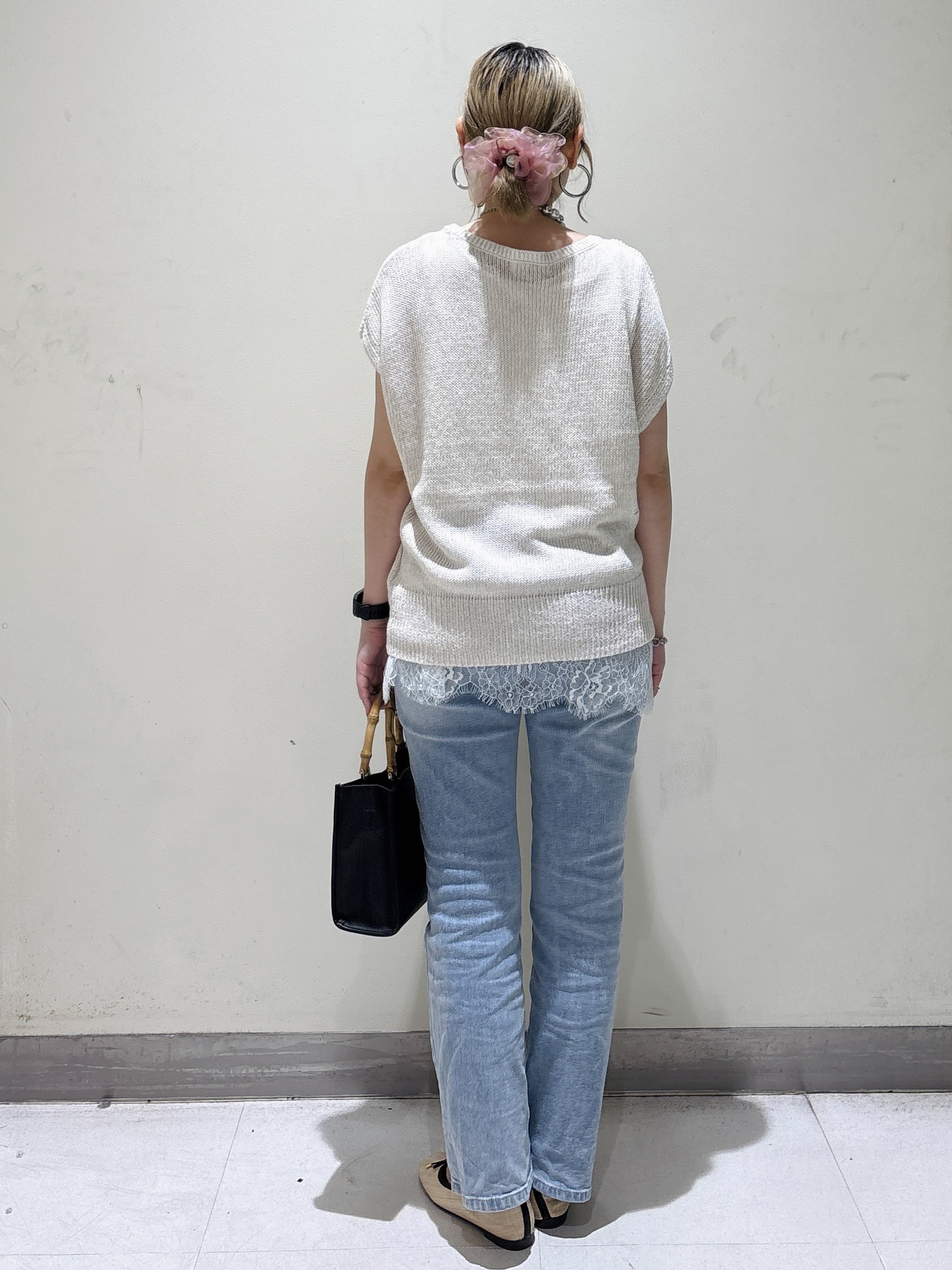 みきちぃさんの「OPAQUE.CLIP｜ラメメッシュ フレンチスリーブニット【洗濯機OK】」を使ったコーディネート