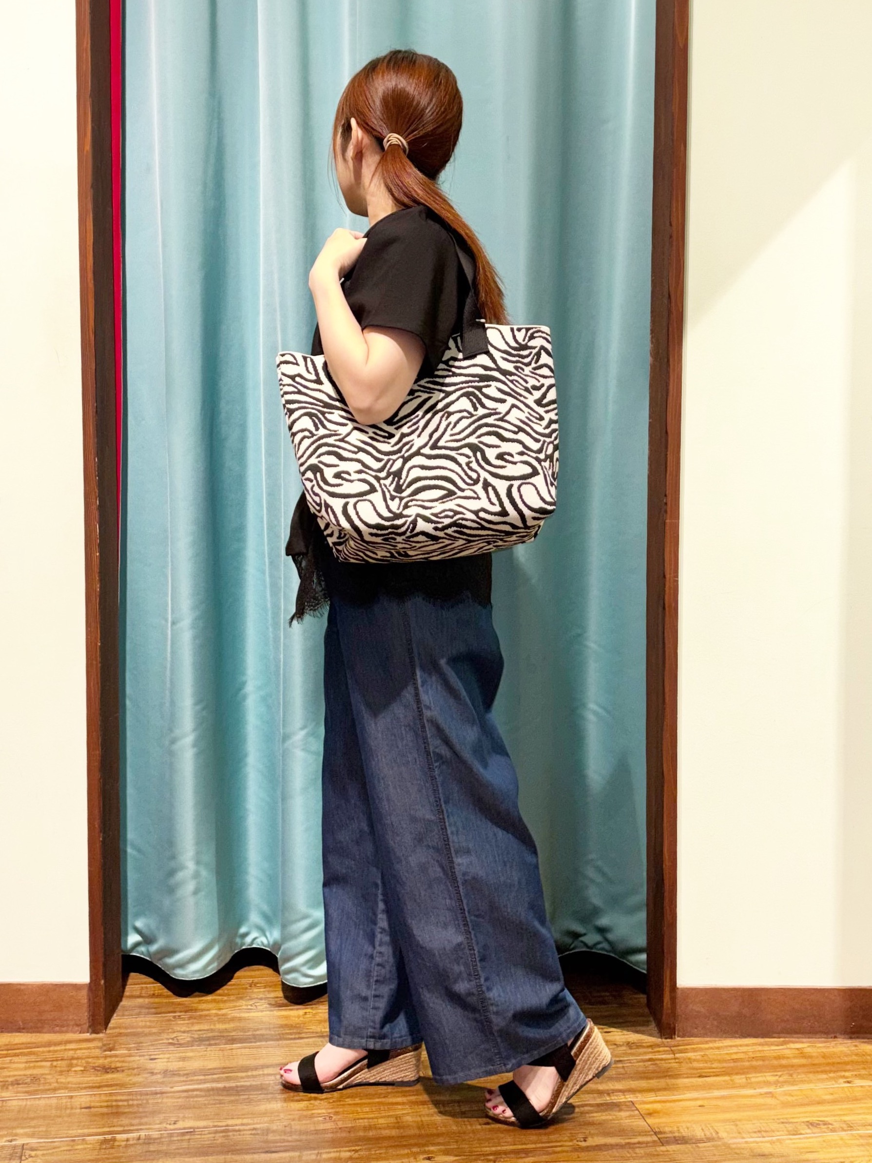 tukiさんの「SHOO･LA･RUE｜【S-LL/洗濯機可】軽凛(かろりん)ひんやり スキッパー裾レースブラウス」を使ったコーディネート