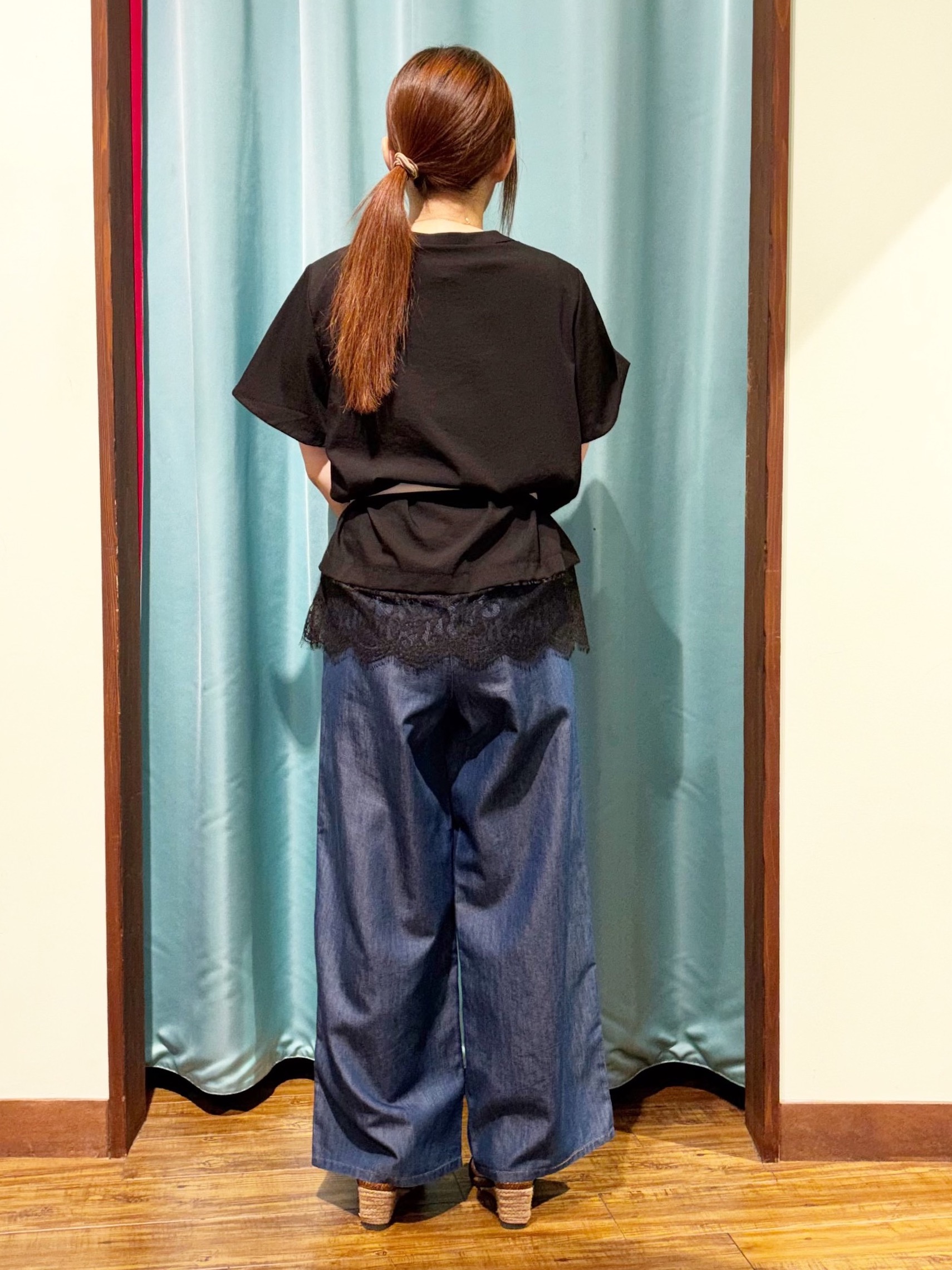 tukiさんの「SHOO･LA･RUE｜【S-LL/洗濯機可】軽凛(かろりん)ひんやり スキッパー裾レースブラウス」を使ったコーディネート