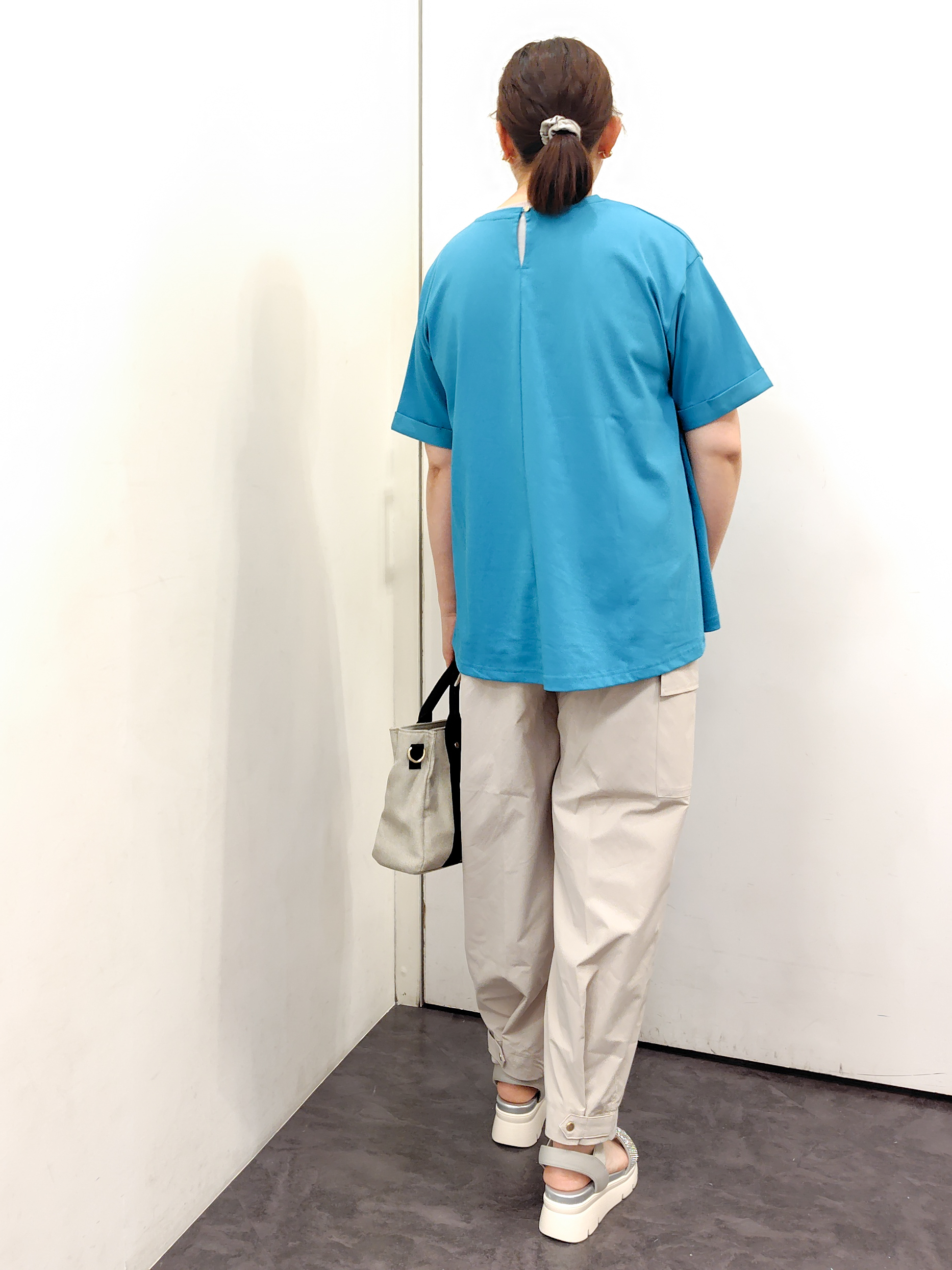 こんちゃんさんの「grove｜【遮熱／吸水速乾／接触冷感／UVカット】フレアシルエットTシャツ」を使ったコーディネート