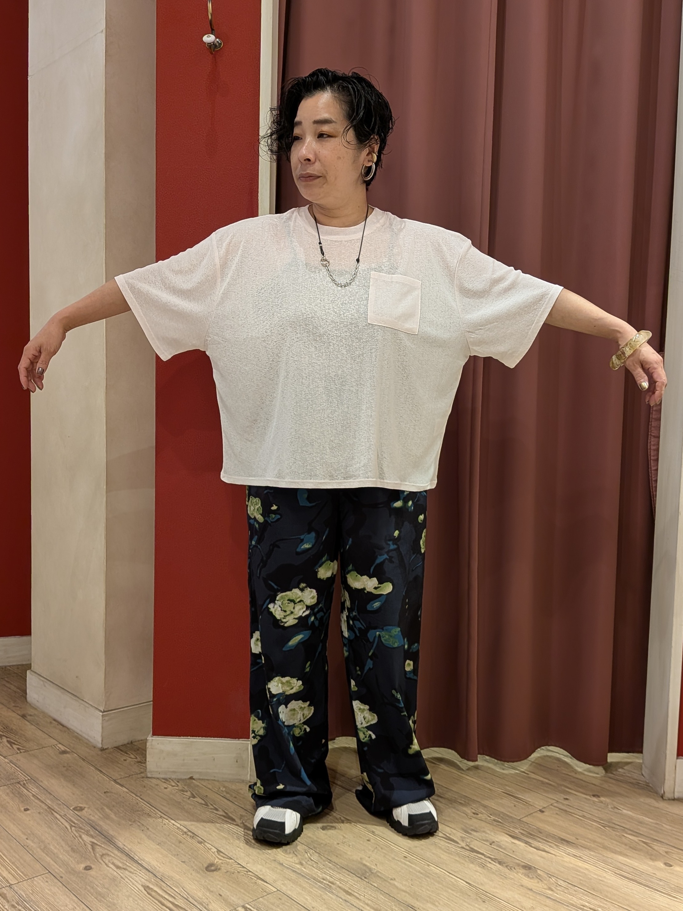 cameさんの「SHOO･LA･RUE｜【S-LL/洗濯機可/体型カバー】ゆるっとこなれる 大人のシアースラブTシャツ」を使ったコーディネート