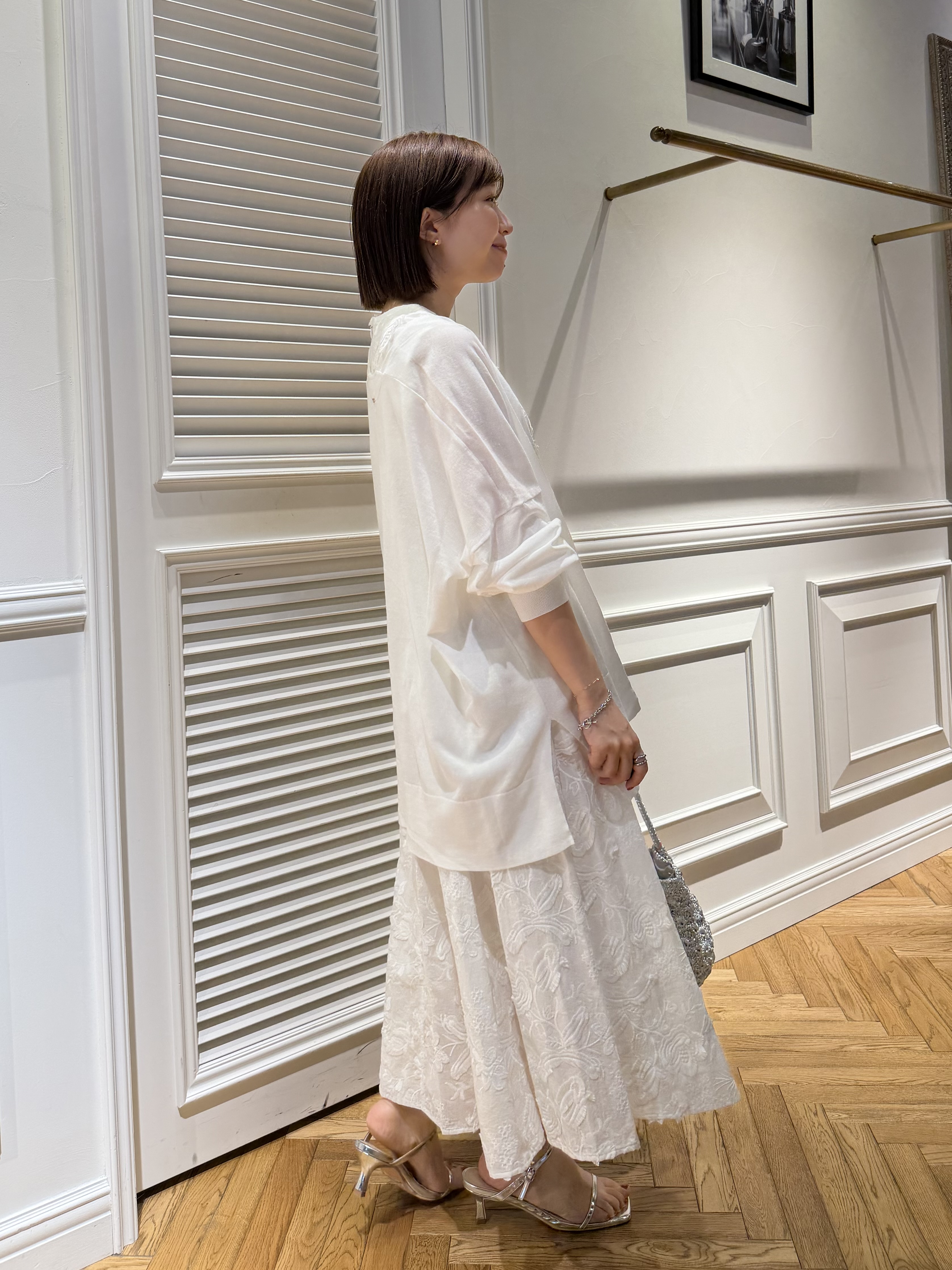 つじ まこさんの「DRESSTERIOR｜【ウォッシャブル】コットン エンブロイダリードレス」を使ったコーディネート