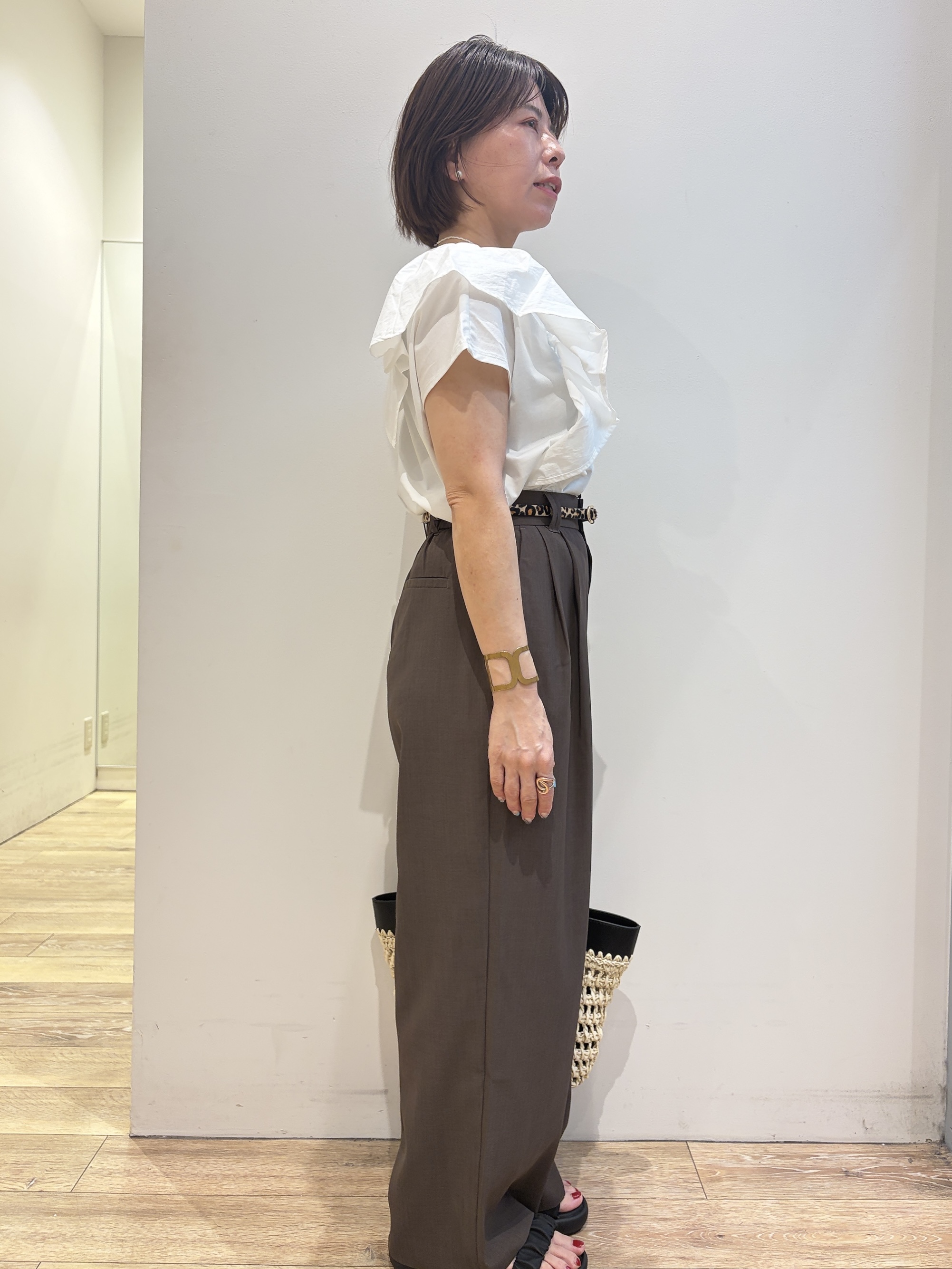 YUKOさんの「index｜【UVケア／接触冷感】アシメフリルドッキングカットソー《洗濯機OK》」を使ったコーディネート