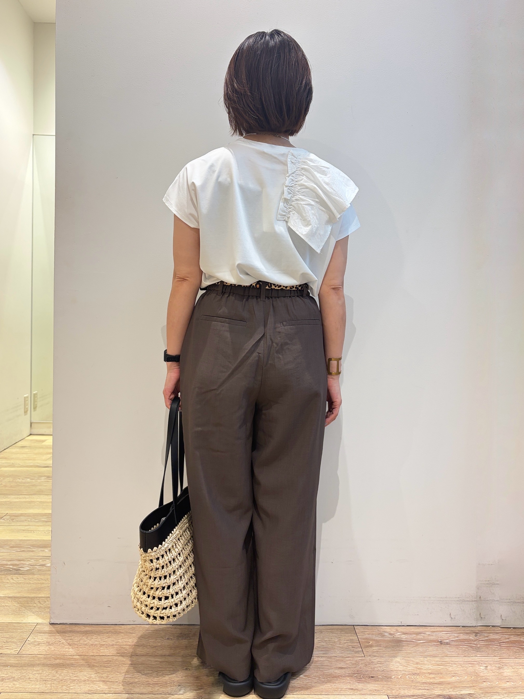 YUKOさんの「index｜【UVケア／接触冷感】アシメフリルドッキングカットソー《洗濯機OK》」を使ったコーディネート