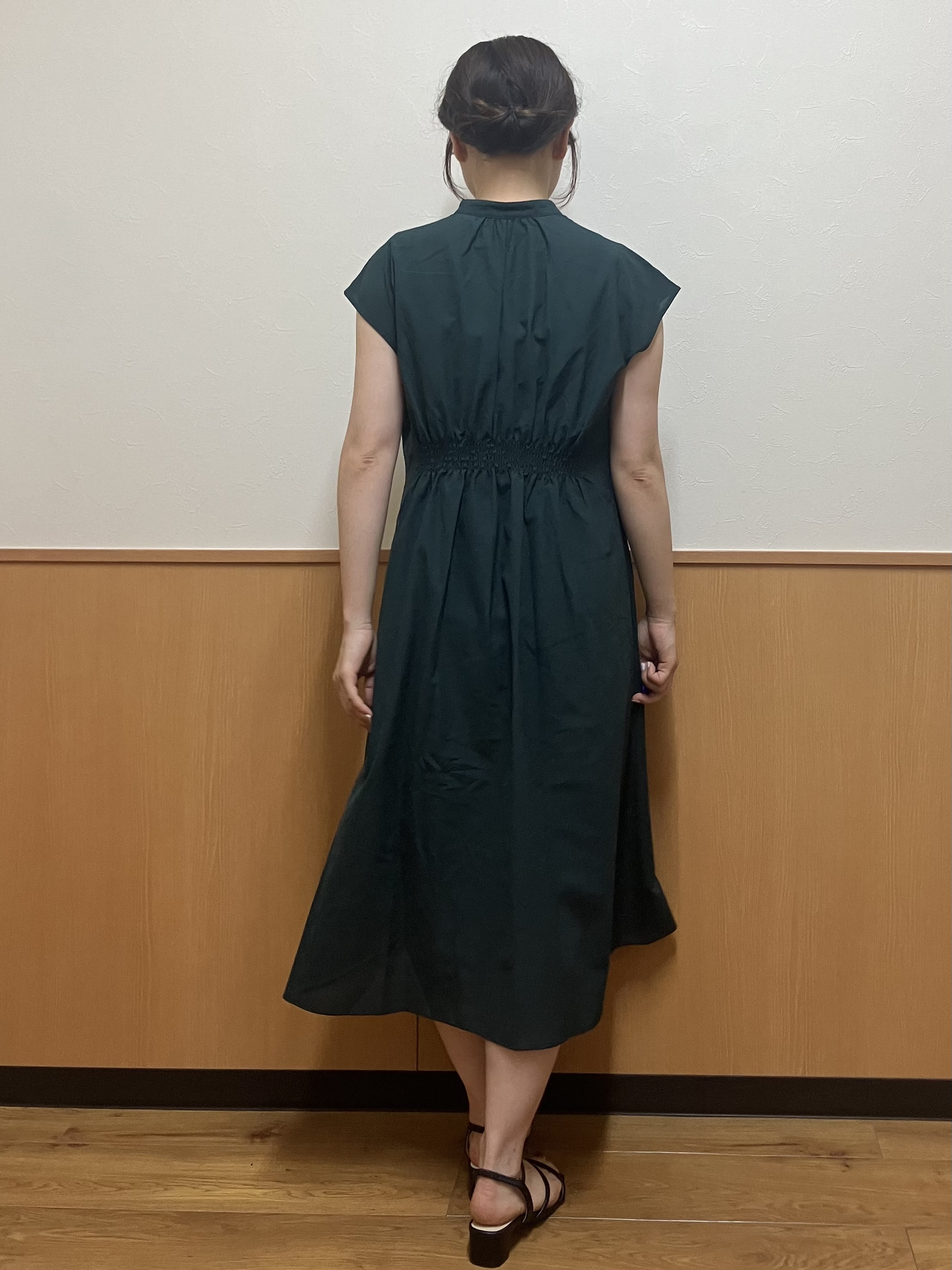 MAYUKIさんの「index｜【防シワ】バンドカラータックシャツワンピース《洗濯機OK／イージーアイロン》」を使ったコーディネート