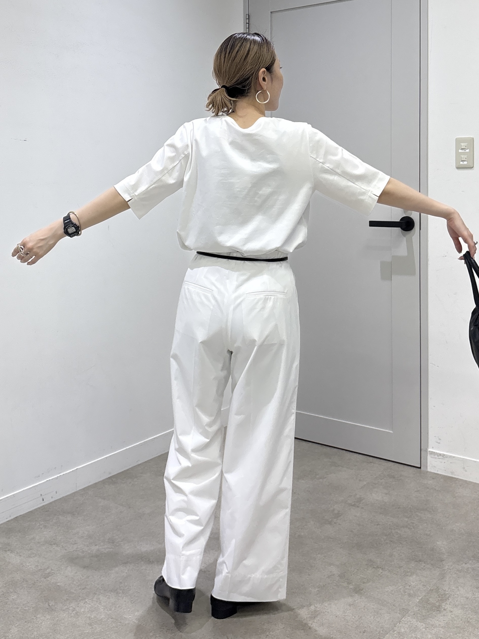 kotakiさんの「INDIVI｜【抗菌防臭／消臭】上品光沢コットンTシャツ」を使ったコーディネート