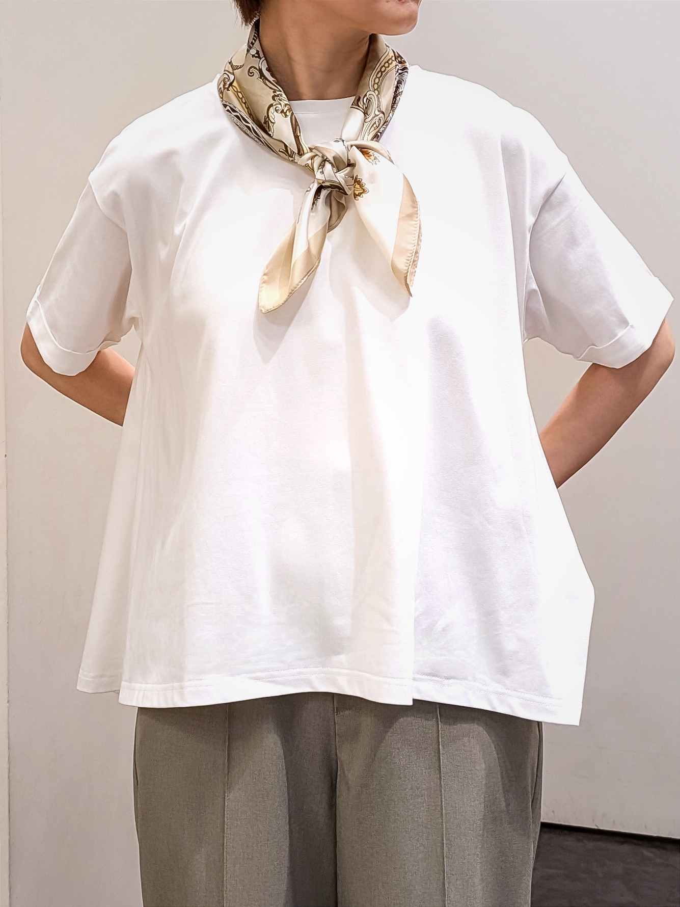 やまちゃんさんの「grove｜【遮熱／吸水速乾／接触冷感／UVカット】フレアシルエットTシャツ」を使ったコーディネート