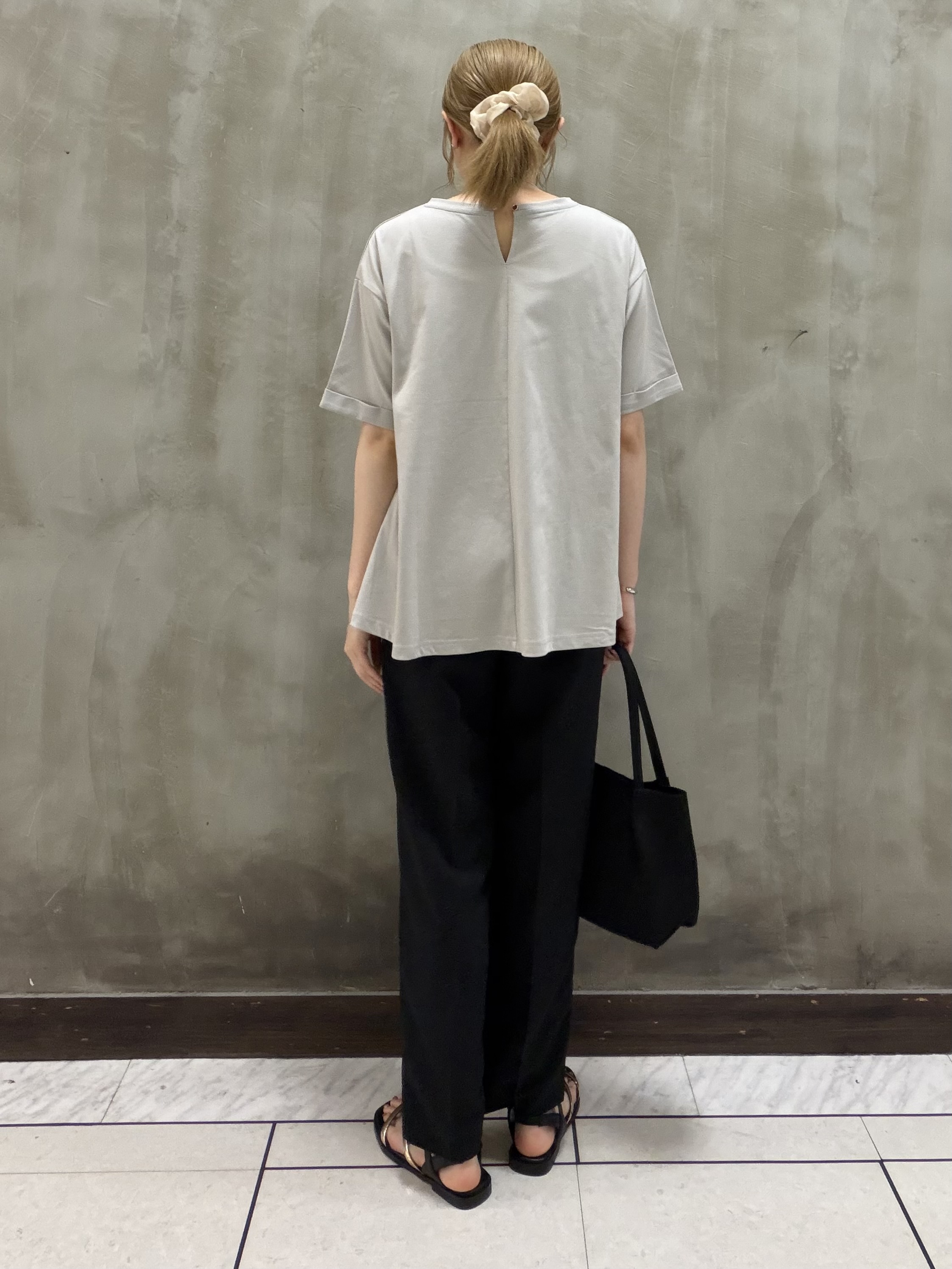 maiさんの「grove｜【遮熱／吸水速乾／接触冷感／UVカット】フレアシルエットTシャツ」を使ったコーディネート