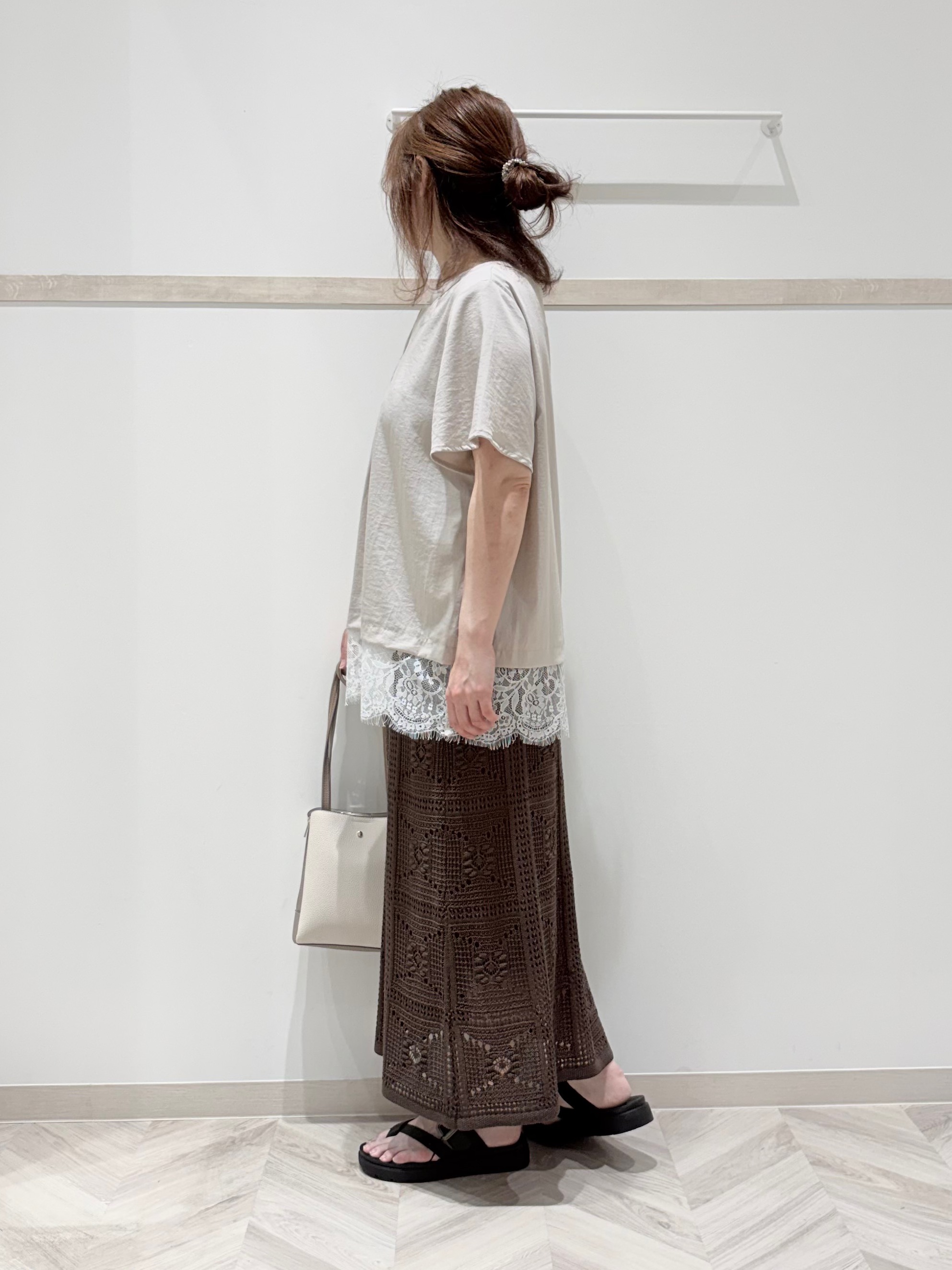 c_h_i_k_aさんの「SHOO･LA･RUE｜【S-LL/洗濯機可】軽凛(かろりん)ひんやり スキッパー裾レースブラウス」を使ったコーディネート