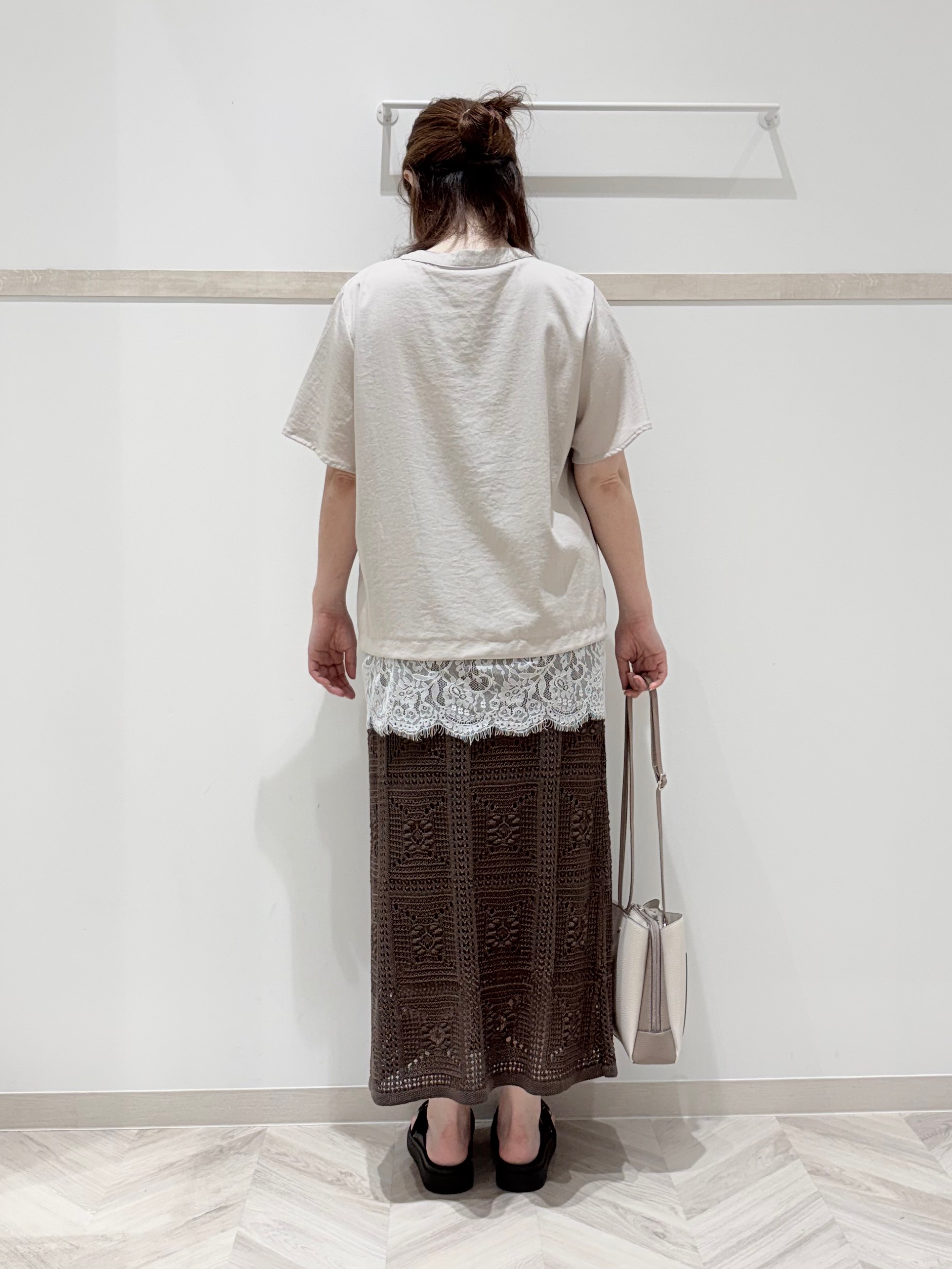 c_h_i_k_aさんの「SHOO･LA･RUE｜【S-LL/洗濯機可】軽凛(かろりん)ひんやり スキッパー裾レースブラウス」を使ったコーディネート