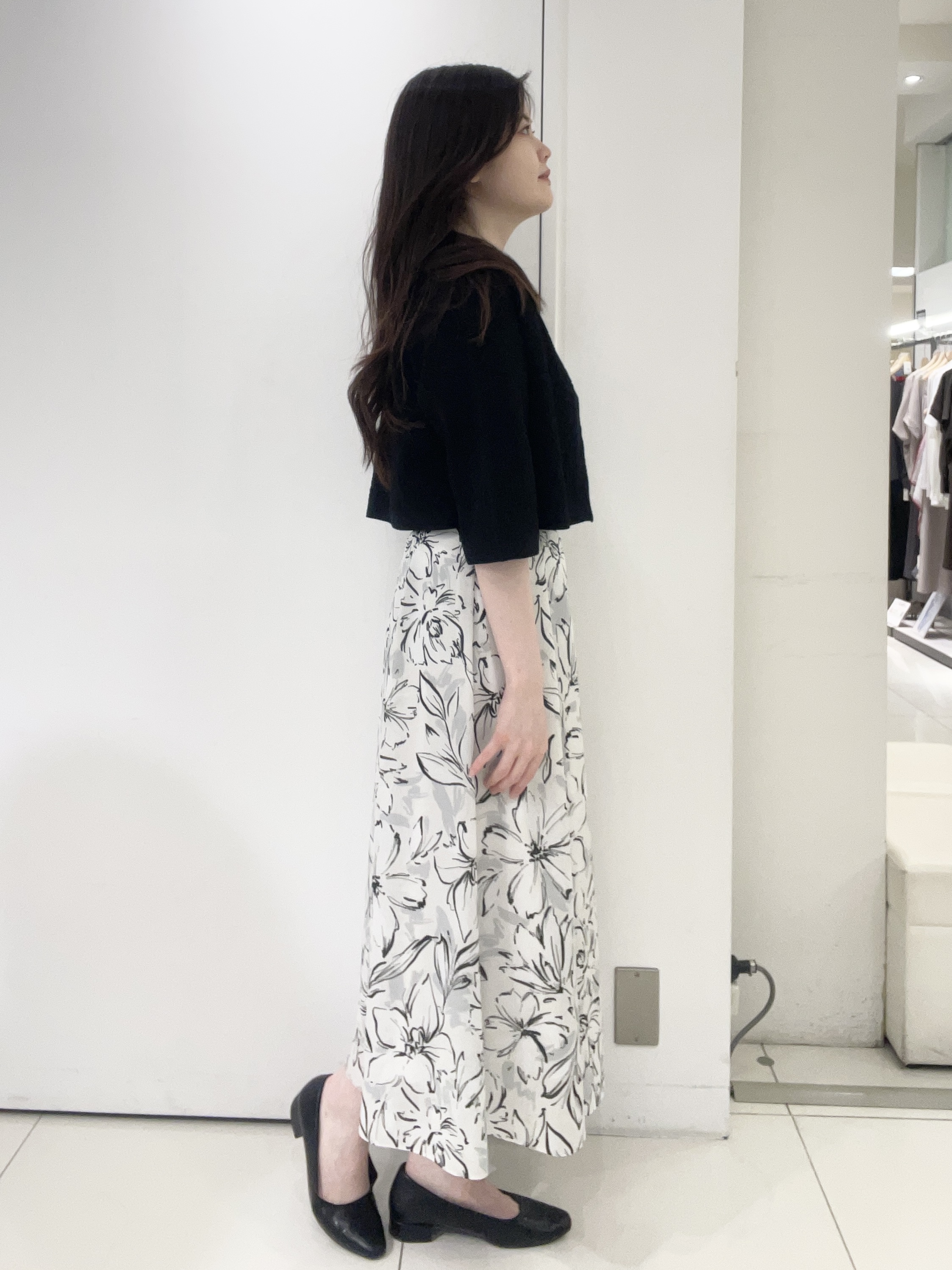 moeさんの「UNTITLED｜【ストレッチ性/洗える】短丈ニットカーディガン」を使ったコーディネート