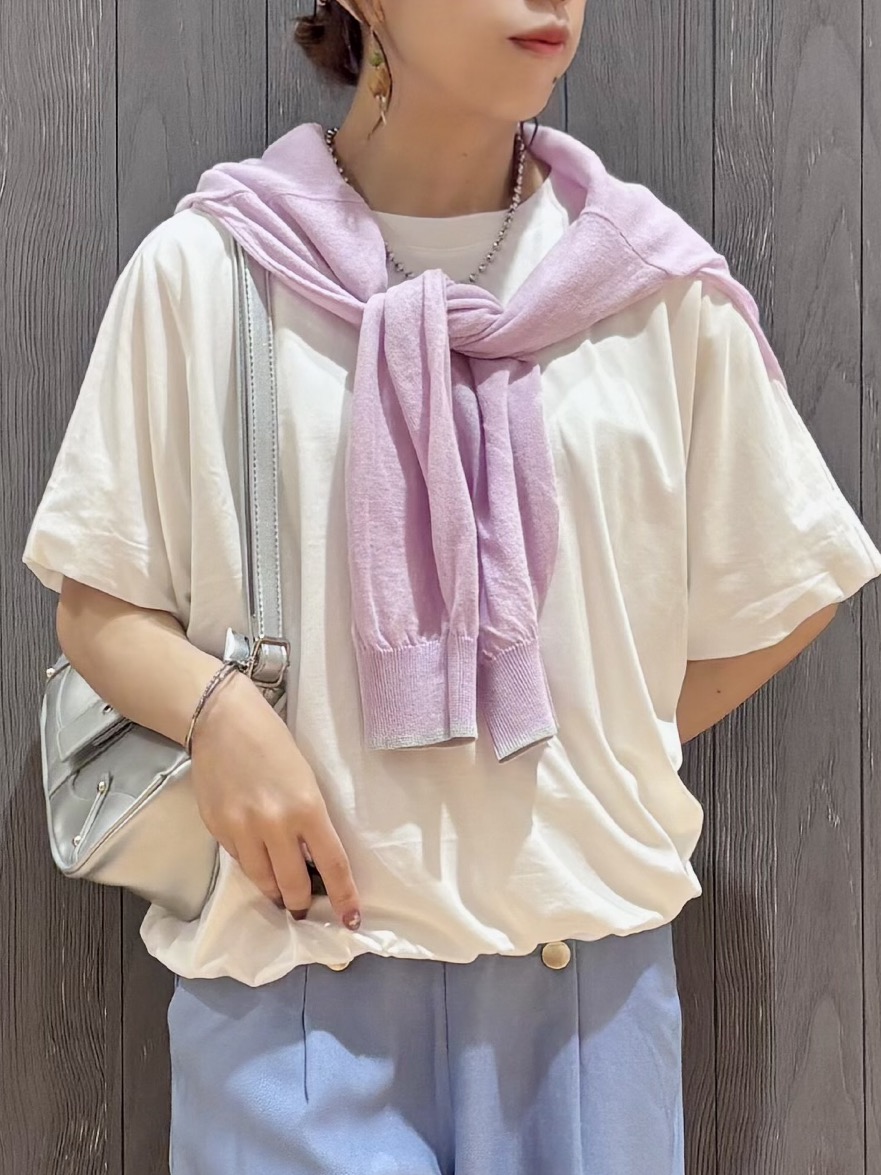 meiさんの「SHOO･LA･RUE｜【ひんやり/洗濯機可】インせず着られる バルーンデザインTシャツ」を使ったコーディネート