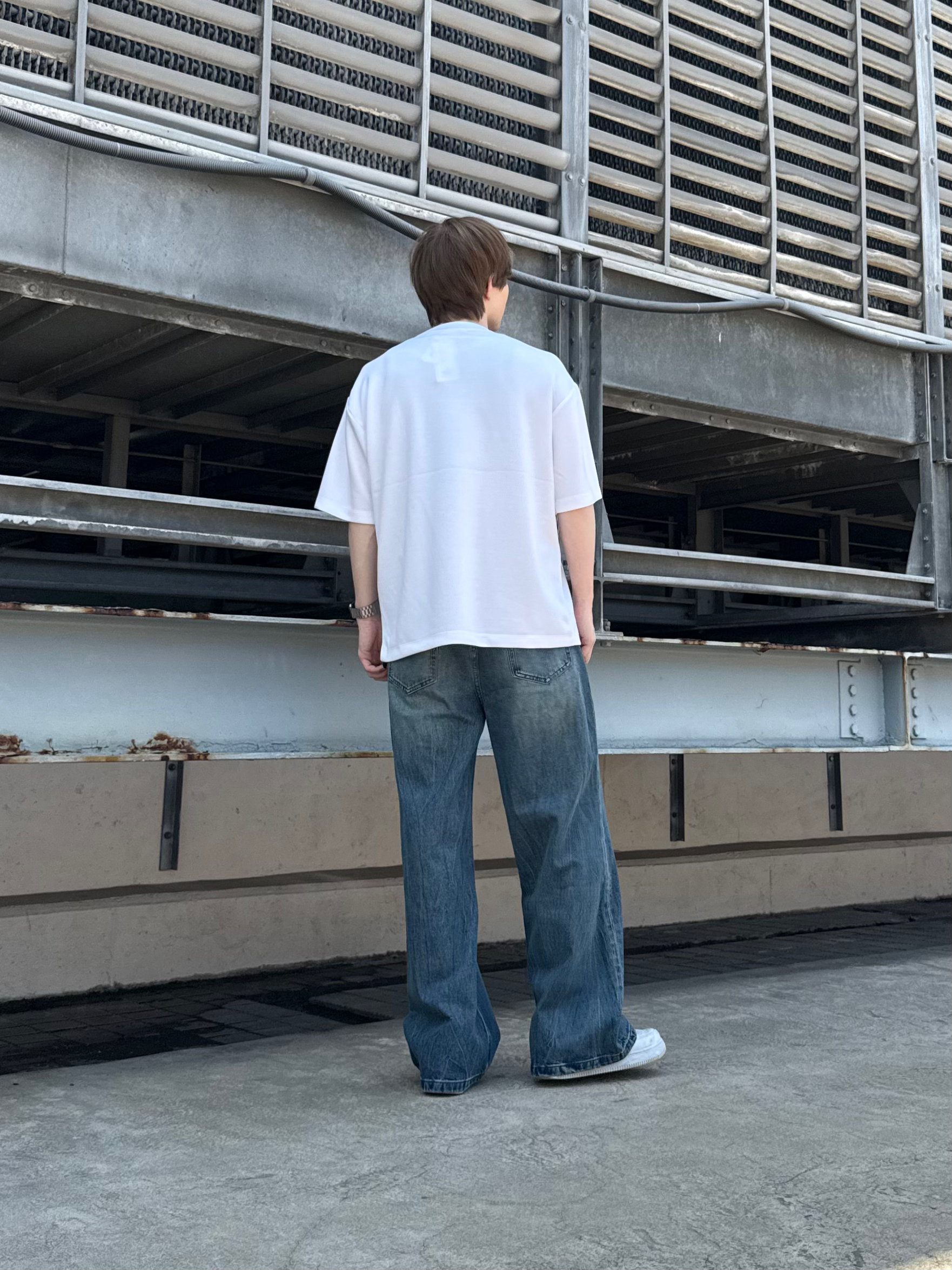 カネダさんの「tk.TAKEO KIKUCHI｜コンシールドエンブロTシャツ」を使ったコーディネート
