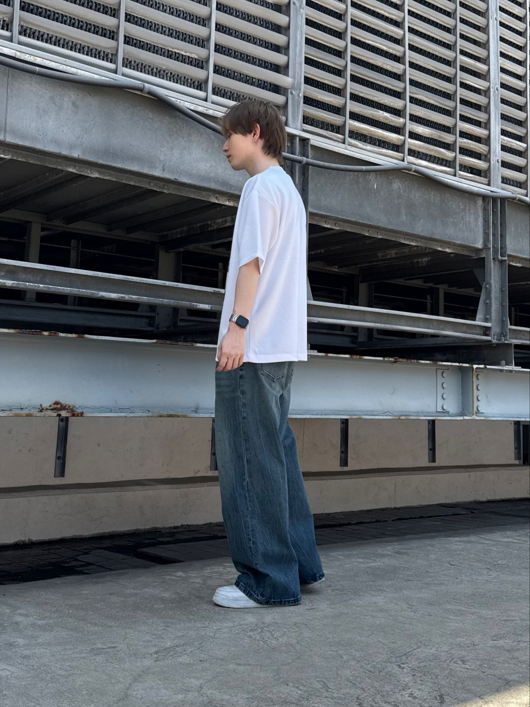 カネダさんの「tk.TAKEO KIKUCHI｜コンシールドエンブロTシャツ」を使ったコーディネート