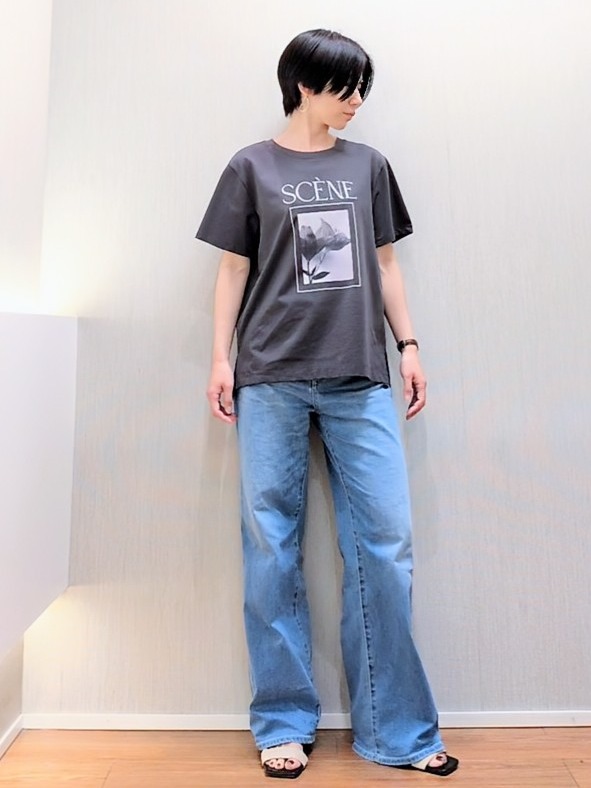 ミズタさんの「UNTITLED｜【古畑星夏さん着用/ロゴ/プリント】グラフィックTシャツ」を使ったコーディネート