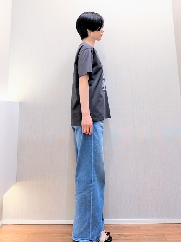 ミズタさんの「UNTITLED｜【古畑星夏さん着用/ロゴ/プリント】グラフィックTシャツ」を使ったコーディネート