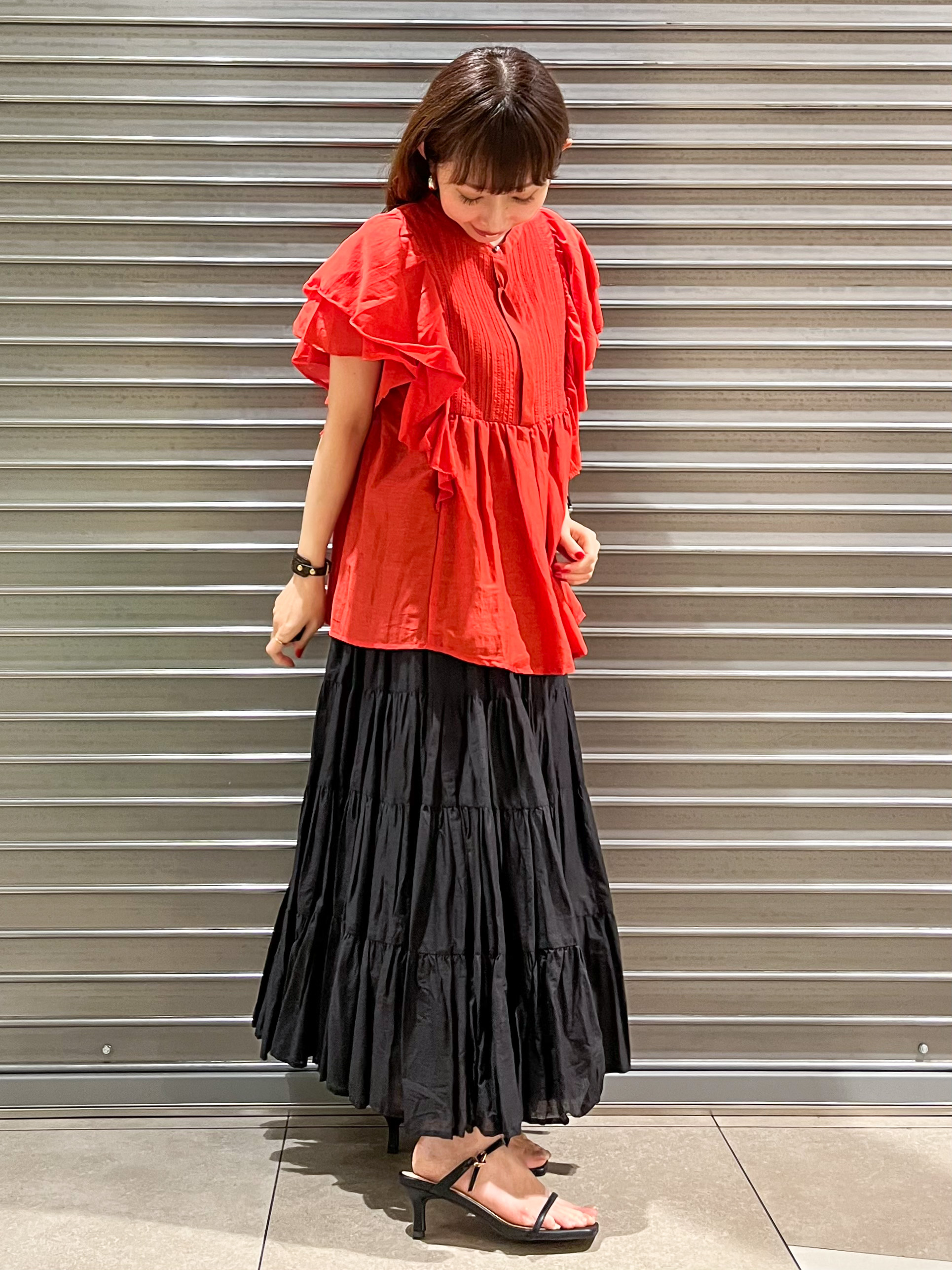 じゅんさんの「DRESSTERIOR｜コットンシルク ラッフルスリーブ ブラウス」を使ったコーディネート