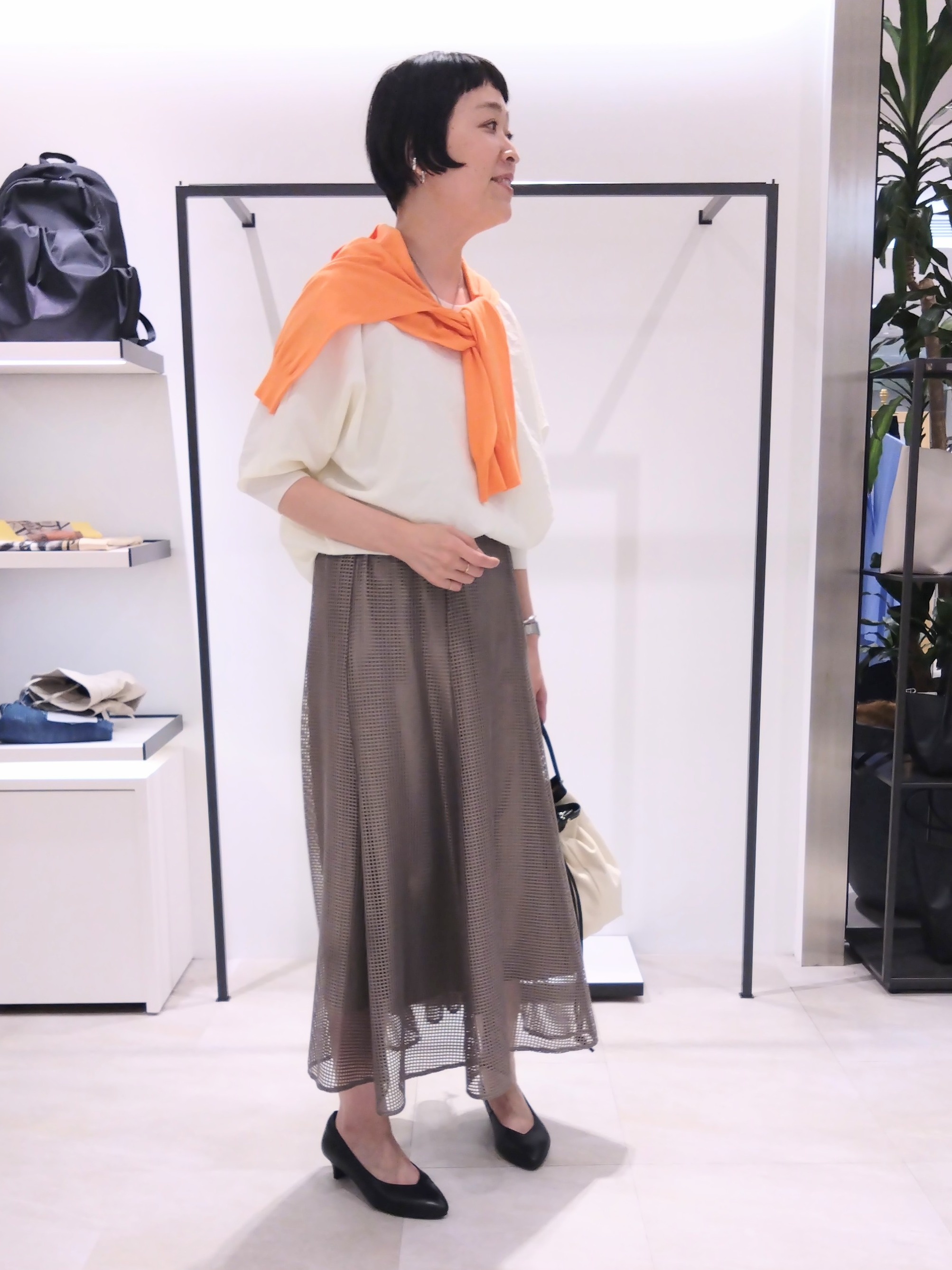 まちこさんの「UNTITLED｜【洗える/ゆったり】リッチジョーゼットブラウス」を使ったコーディネート