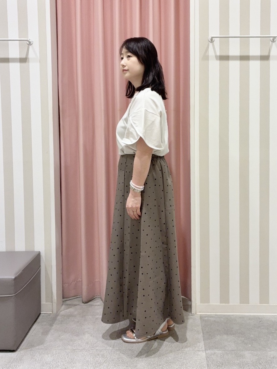 vanseさんの「SHOO･LA･RUE｜【ひんやり/洗濯機可/S-LL】配色パイピング フレアスリーブトップス」を使ったコーディネート